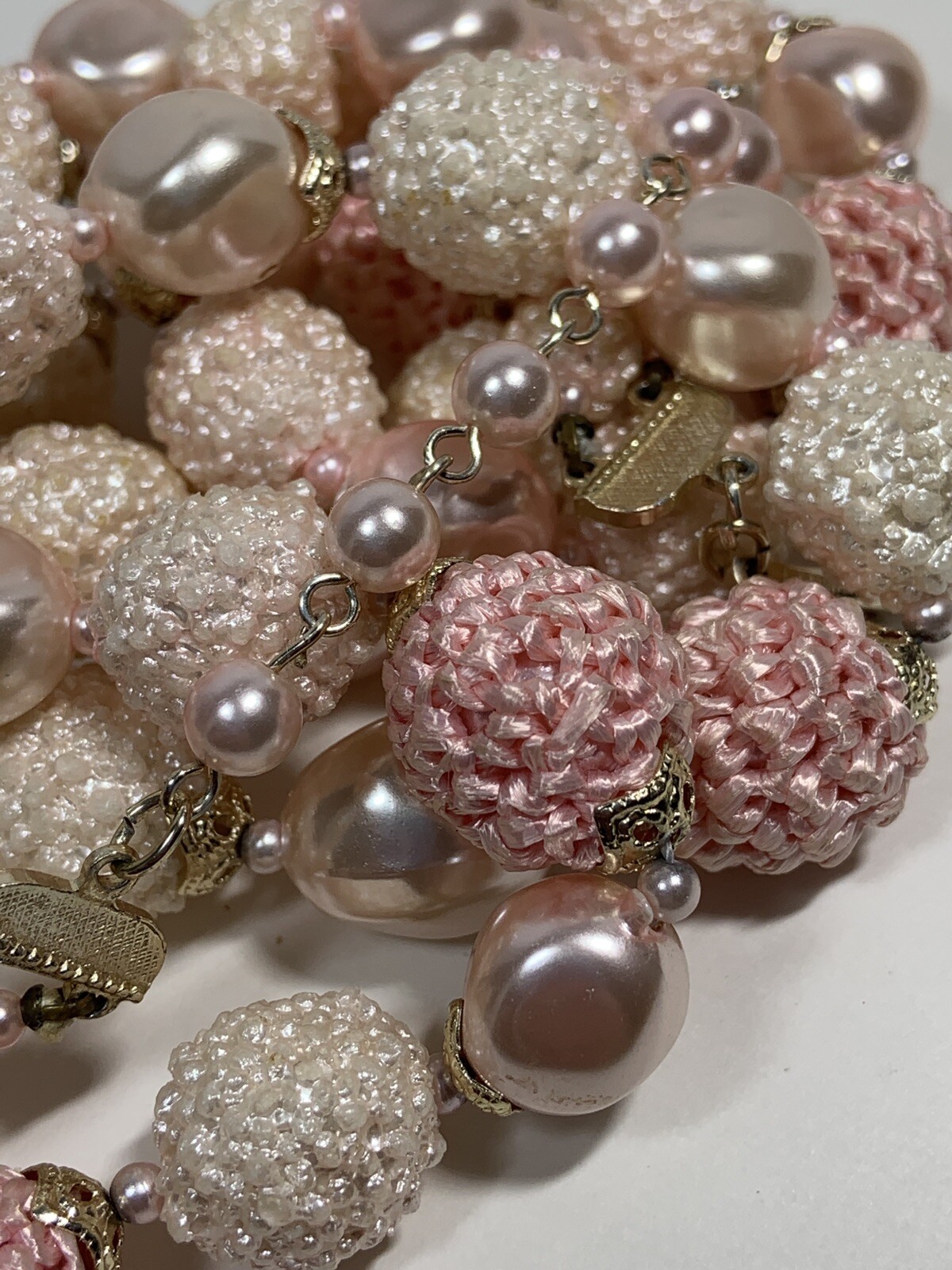VTG JAPAN 2 Tier Bead NECKLACE Shades Of Pink POPCORN Textured KNIT Graduated