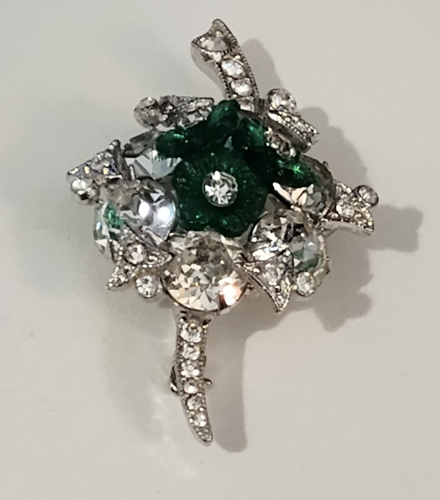 Vintage Stunning Eisenberg Ice Clear & Emerald Green Crystal Bouquet Brooch 6808