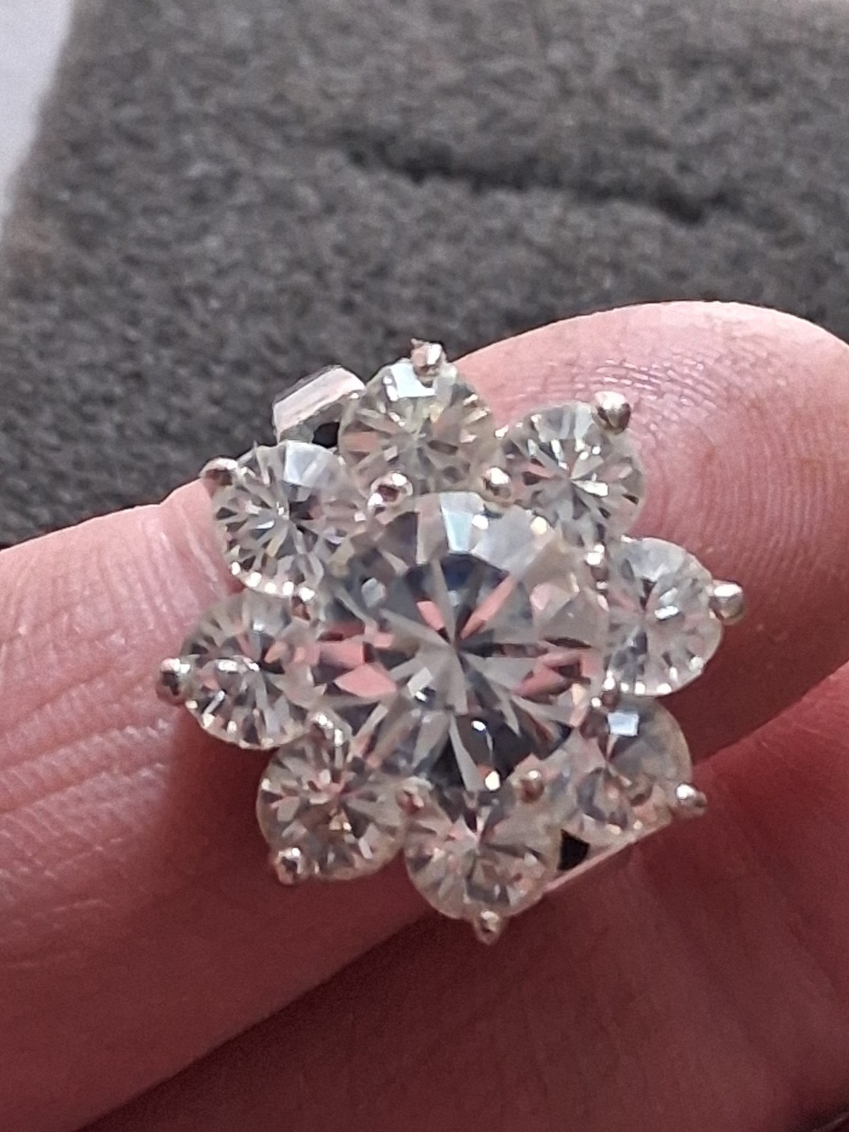 VTG Daisy/sunflower clear rhinestone cluster silverplated cocktail ring. SZ 5.5