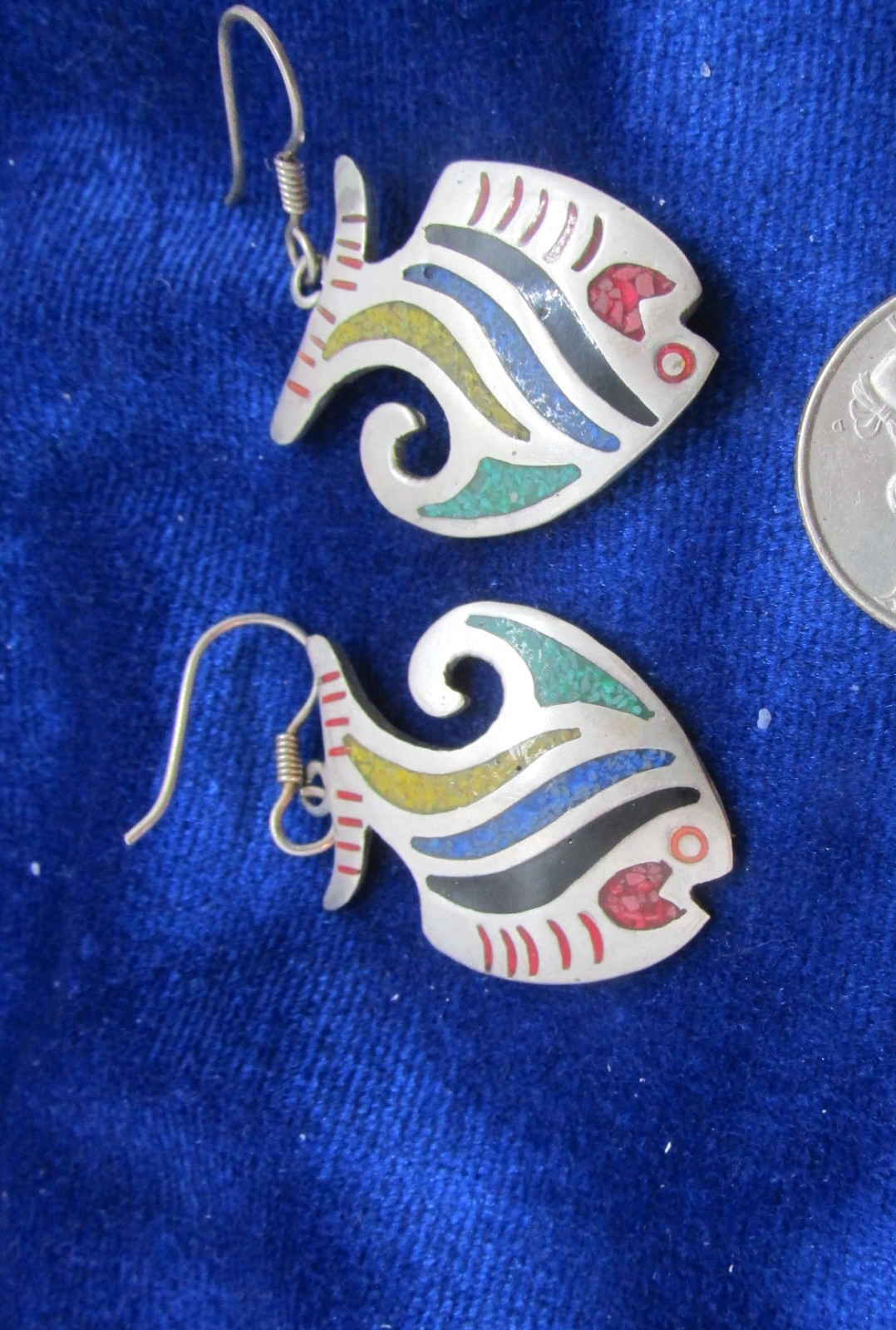VINTAGE MEXICAN HAND PAINTED OR CHIP INLAY DANGLE EARRINGS