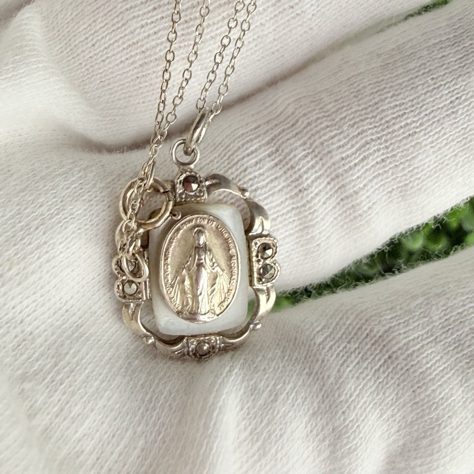 Vintage THEDA Sterling Silver Virgin Mary Miraculous Medal Pendant Necklace