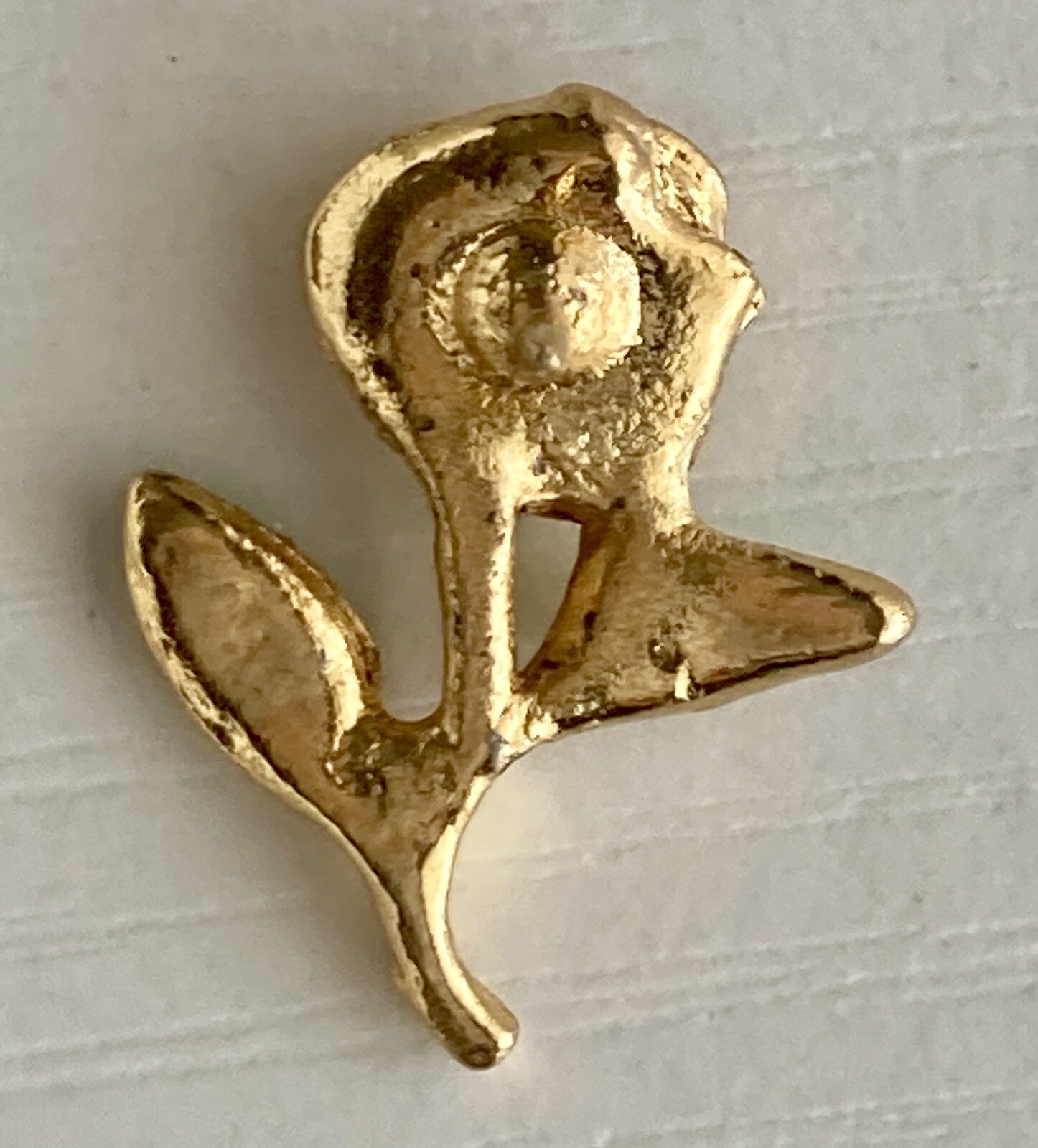 Vintage Rose Flower Lapel Pin Green Enamel Pink Spinel Gem Gold Tone 3/4in 3.3g