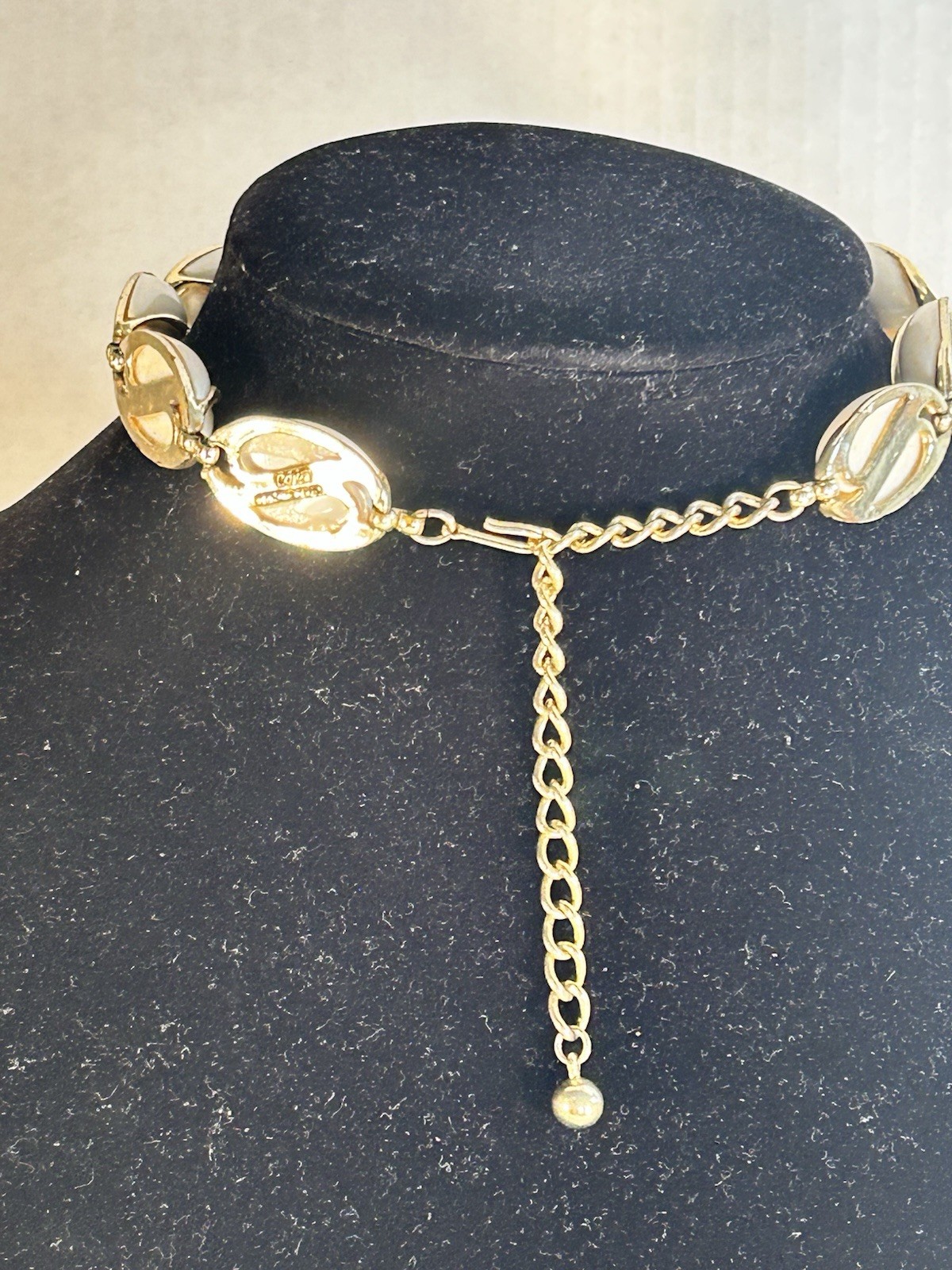 Vintage Coro Choker Rain Tear Drop Necklace White and Goldtone Chain Hook Closer