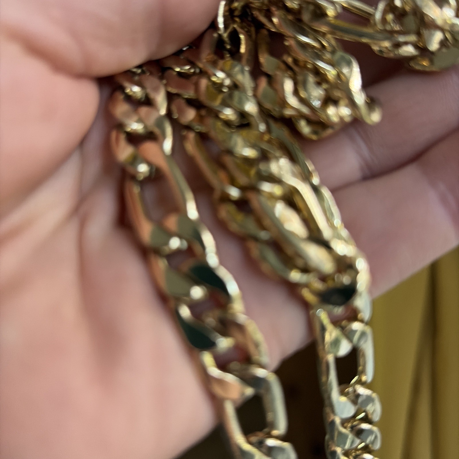 Vtg Guess Gold Tone 1cm Figaro Chain Necklace 29” Chunky Statement