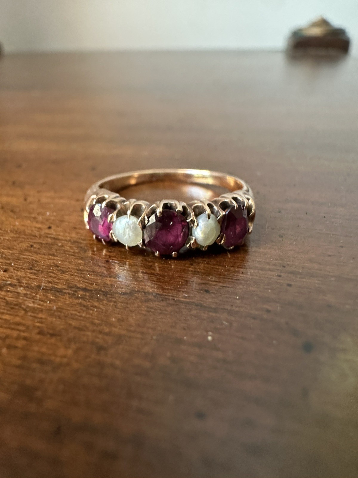 💎 Antique Edwardian 18K Ruby & Pearl Five-Stone Pinky Ring – Size 4.25