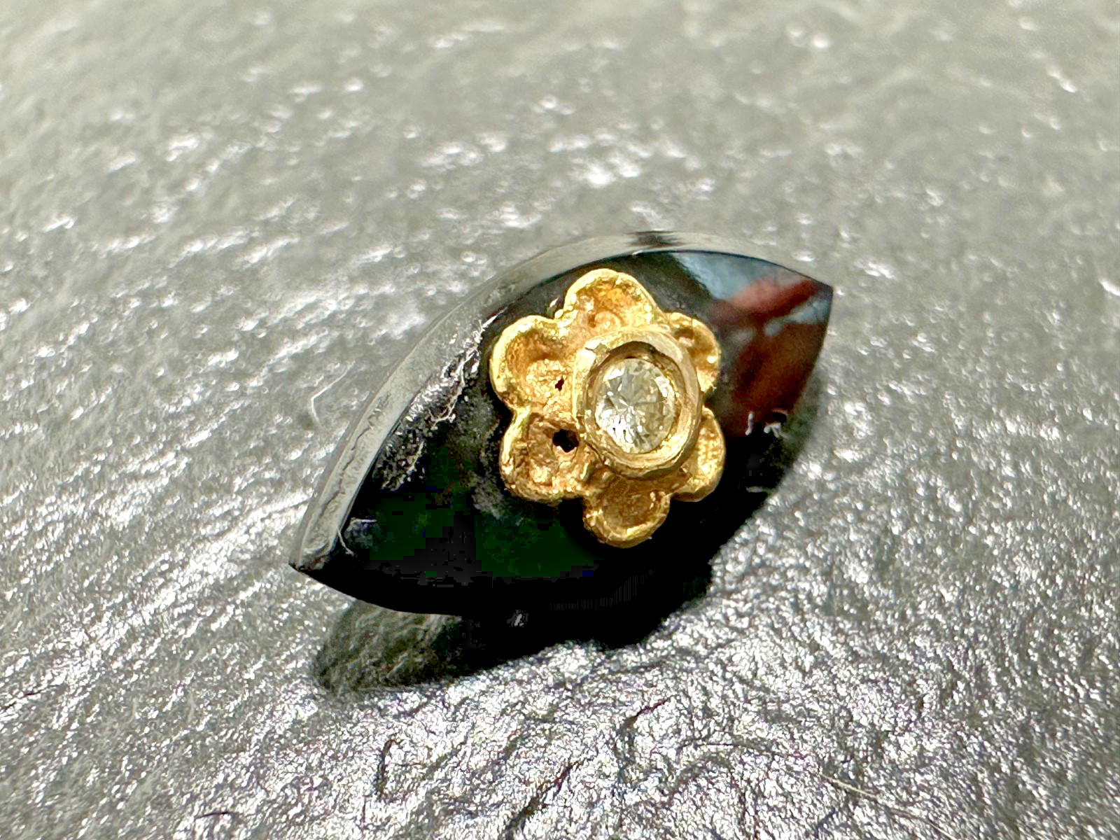VINTAGE .5″ BLACK ONYX MARQUISE WITH 14K FLOWER & DIAMOND INSERT N328