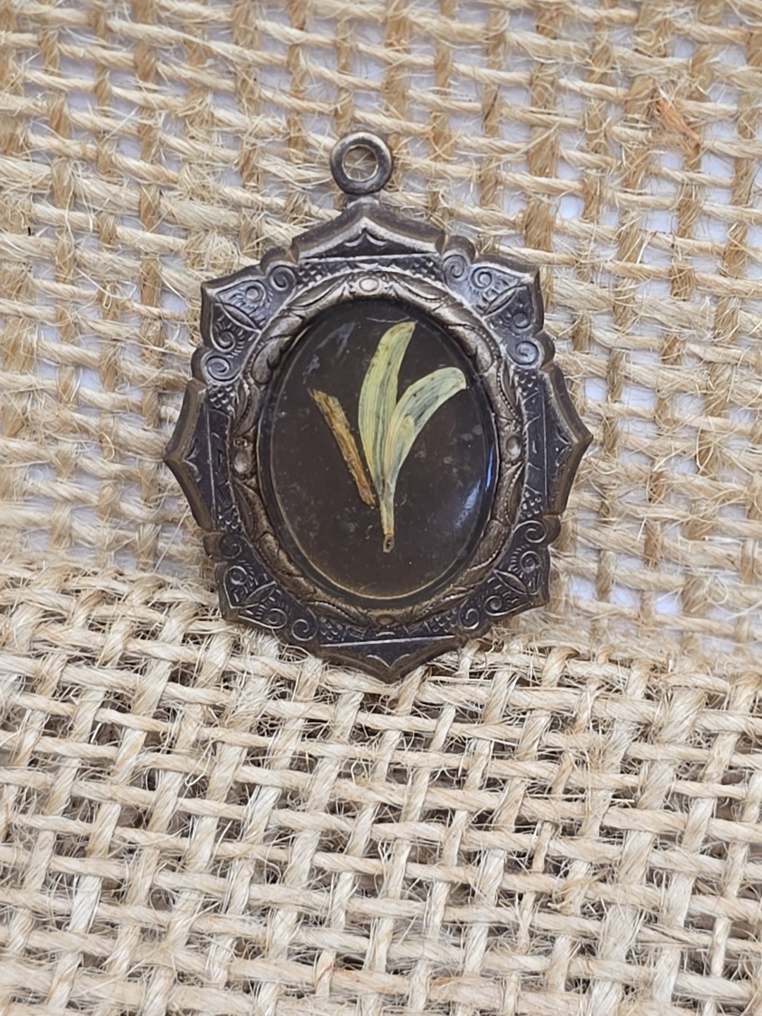 Antique Victorian Pressed Metal Resin Set Flower Pendant 1.5″