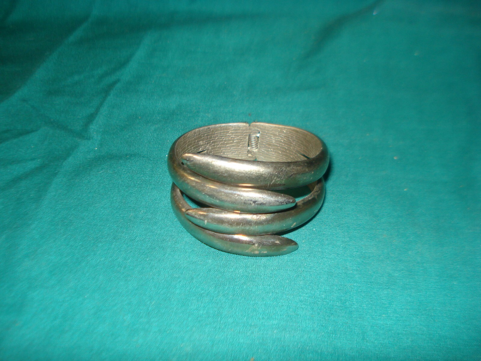 Vintage Ladies Bracelet, all metal, hindged for ease