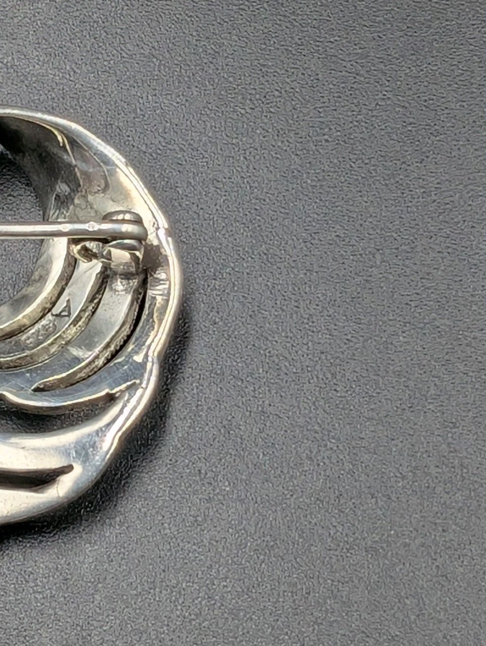 READ!! By A Vtg Sterling Silver Marcasite Wave Swirl Circle 925 Pin Brooch 1.16″