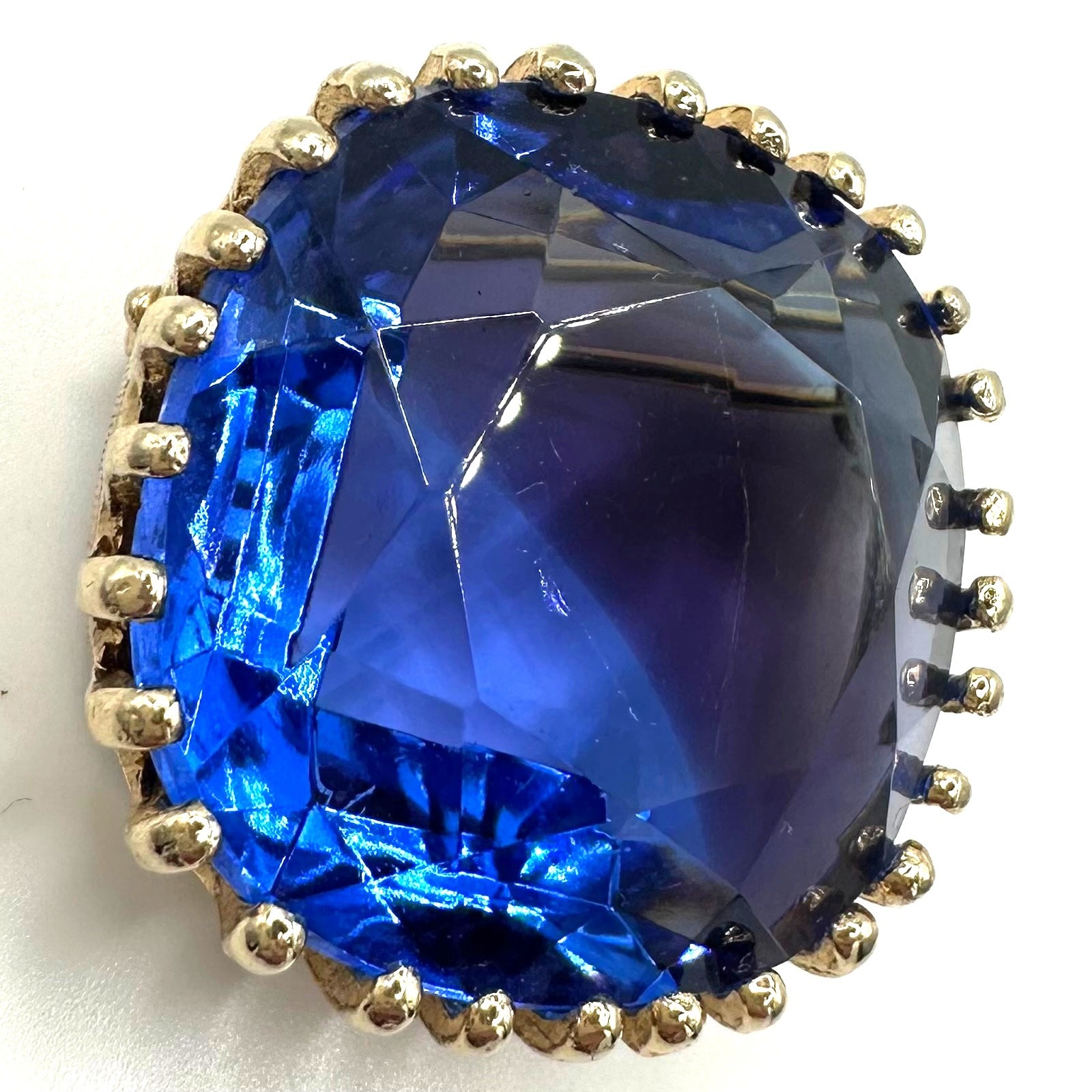 Vintage gold tone cushion cut massive blue glass rhinestone brooch pin