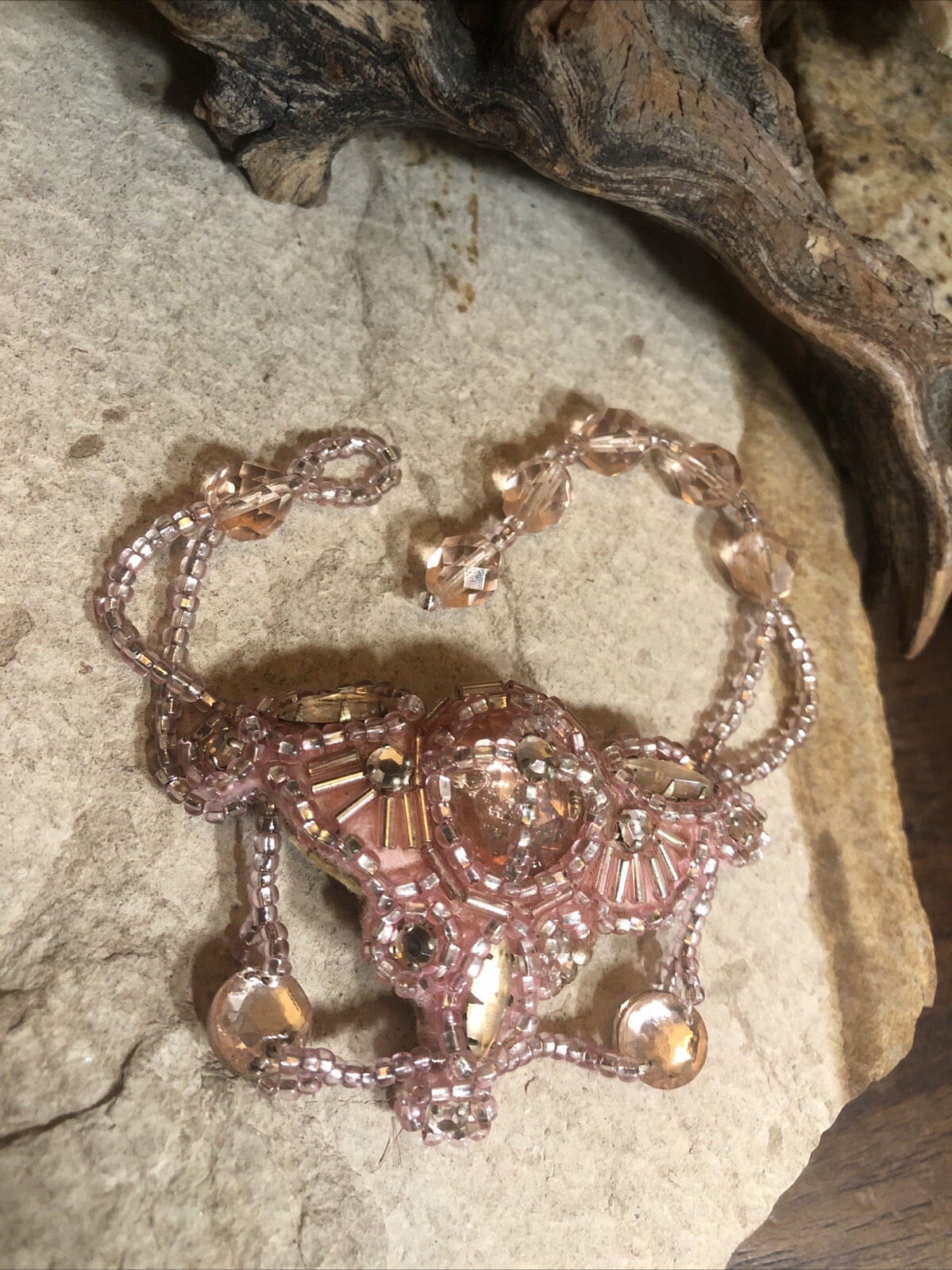 19. Vintage KAREN LANDON Faceted Glass Pink Seed Bead Dangle Bracelet 6 3/4″