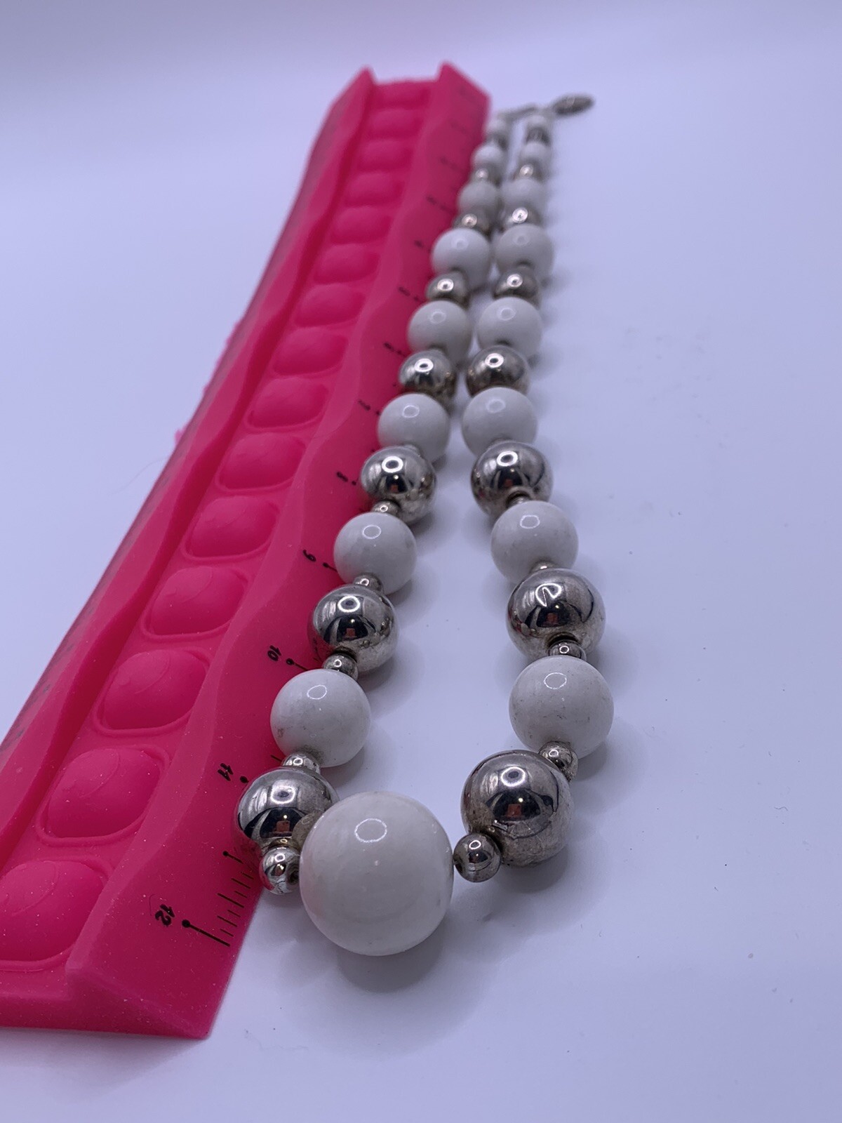 Vintage Necklace White Glass & Silver Tone Balls Graduating Size Beads Statement