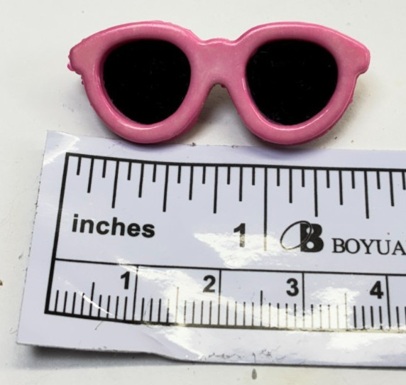 PIN: Pink Plastic Sunglasses Vintage Classic 1980’s Mini Brooch Pin *FREE SHIP*