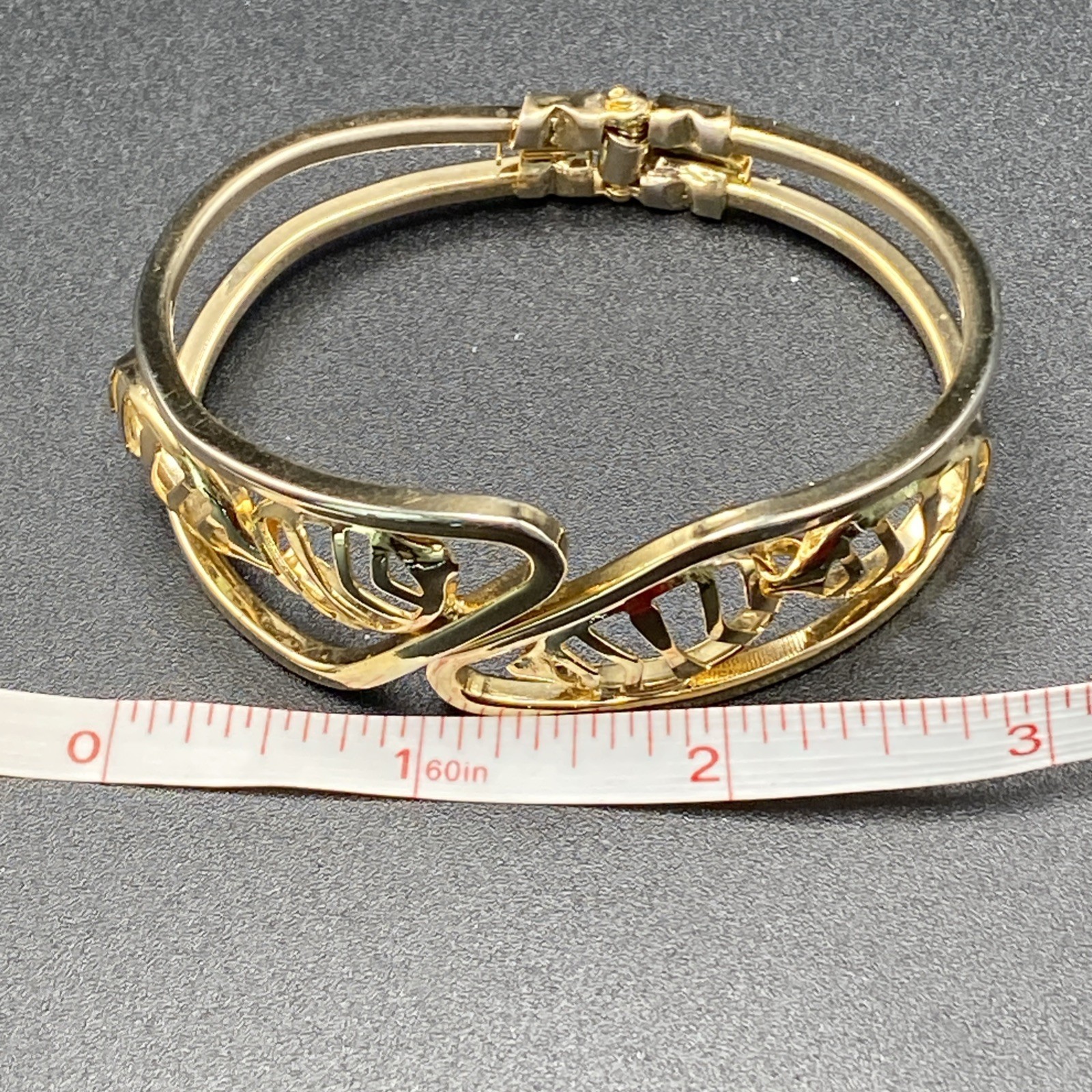 Vintage Bangle Bracelet Gold Tone Open Work Hinged Signed Hong Kong Hinged