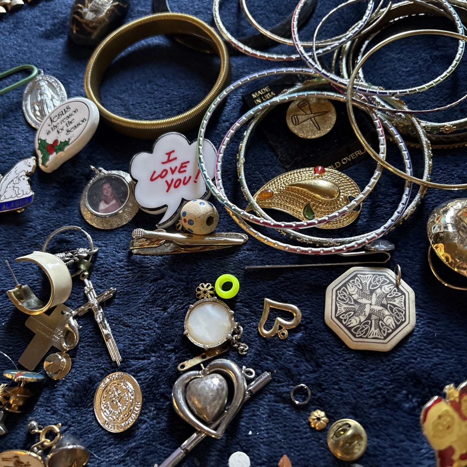 3lbs Custome Jewelry Lot Vintage Pins Braclets Necklaces 50s 60s 70s 80s #1