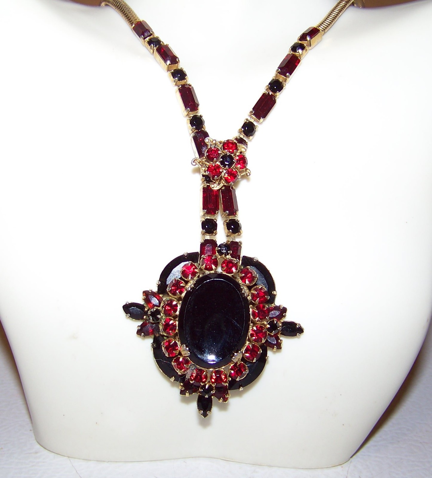 Vintage Red & Black Glass Rhinestone Pendant Necklace Prong Set Art Deco