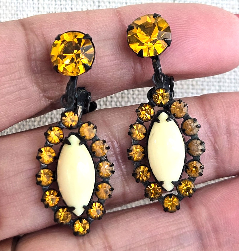 Vintage Amber Rhinestone & Cream Cab Black Enamel Dangle Clip Earrings 1-1/2″