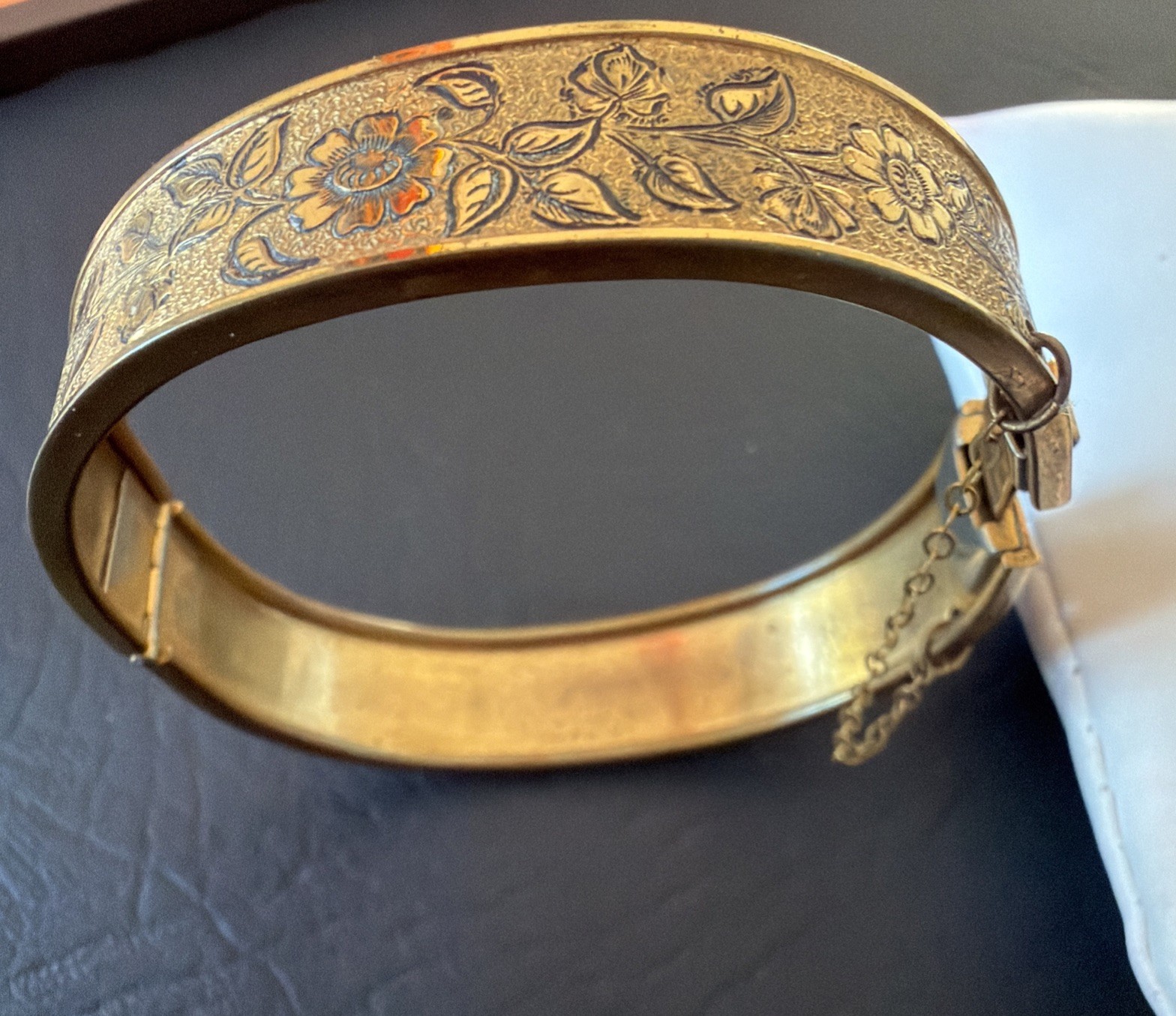 VTG Victorian Bangle Bracelet 1/20 Yellow Gold Filled Size 2”1/4 18.4g