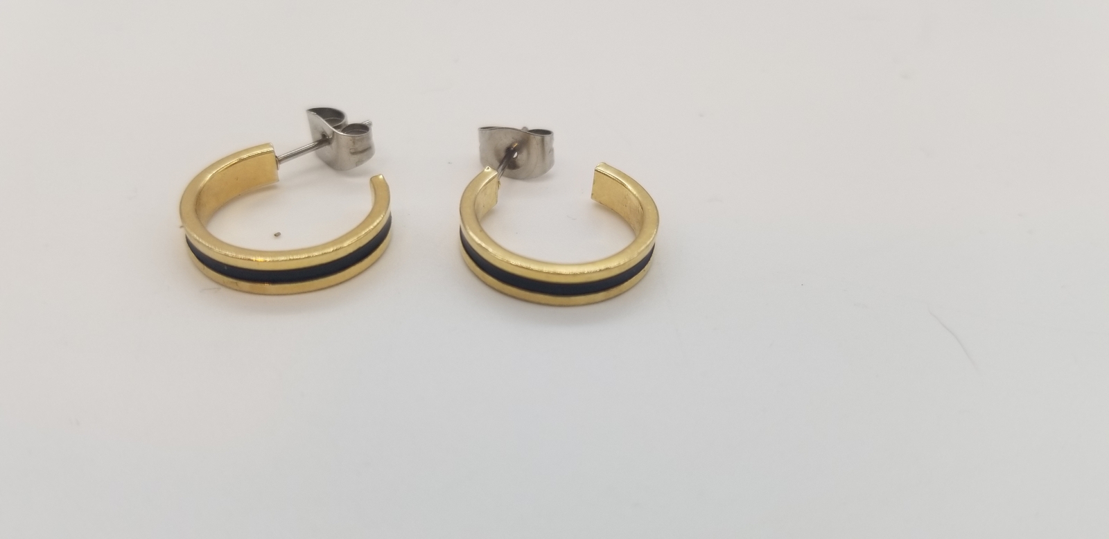Vintage Lot Of 3 Pairs Of Gold Tone & Black Pierced Earrings Different Shapes A2
