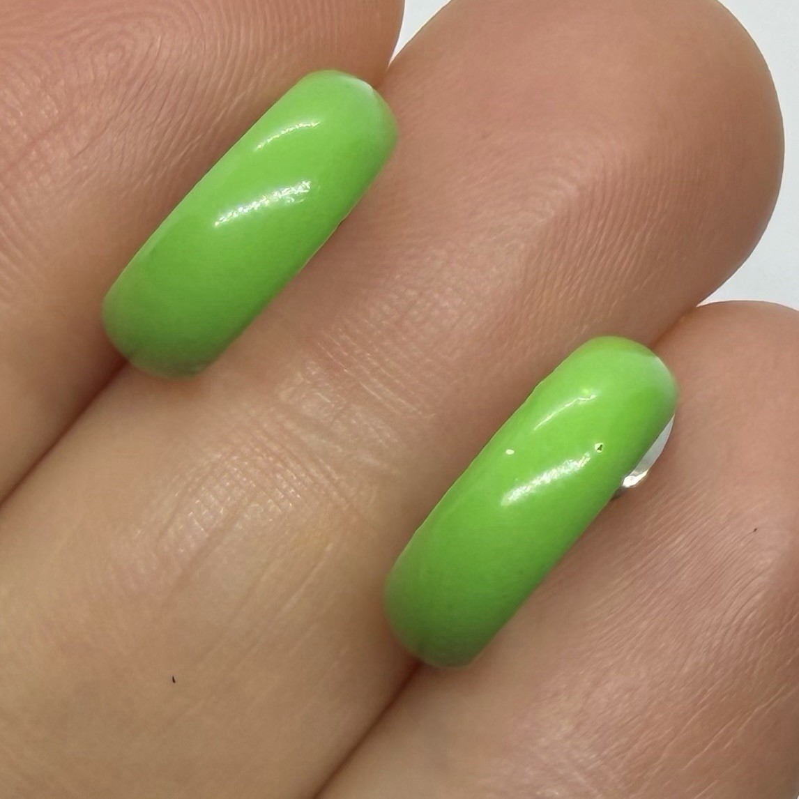 Vtg Retro Lime Green Enamel Petite Huggie Hoop Earrings Post