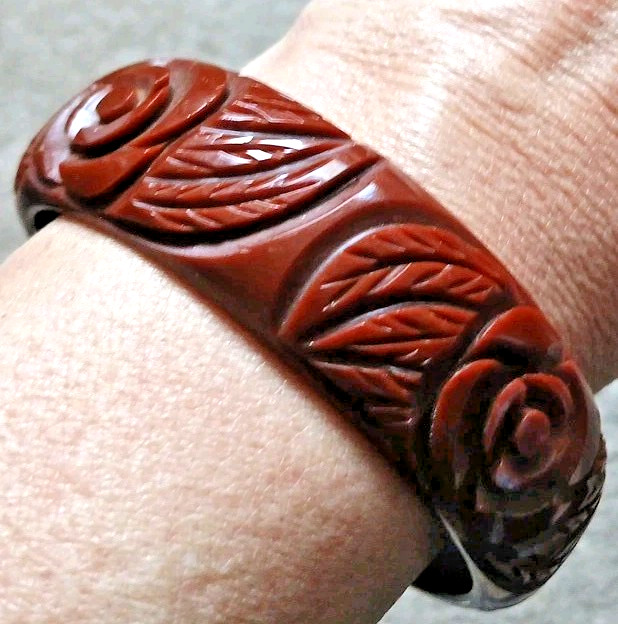 Vtg 1940’s Bakelite Bangle Bracelet Deeply Carved Brown Flower Leaves Tested