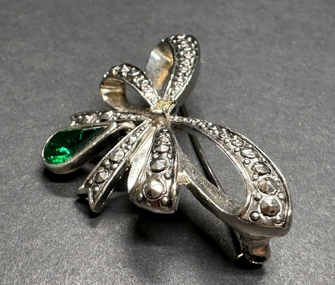 Avon Vintage Bow Brooch May Emerald-Green Birthstone Faux Marcasite Rhinestone