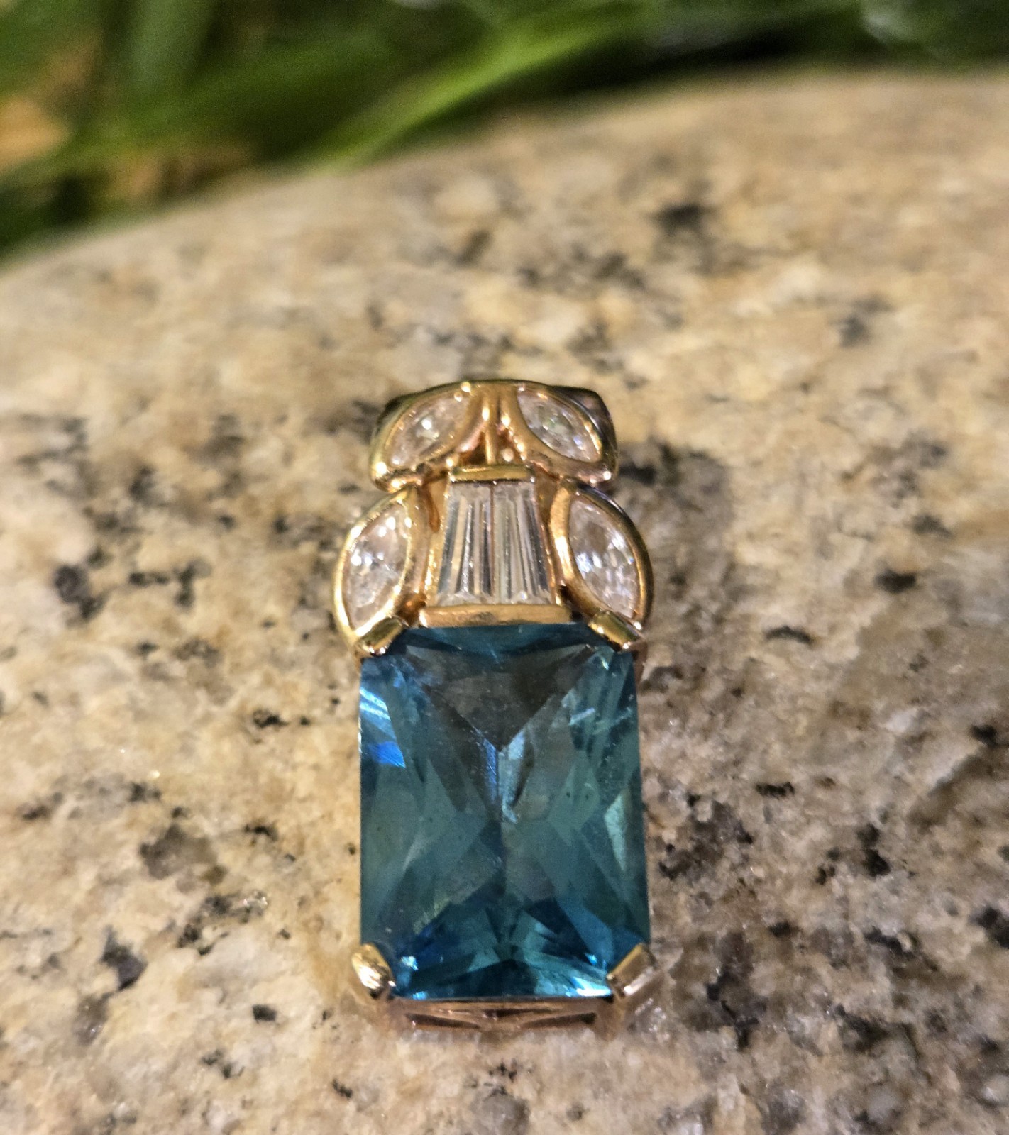 VINTAGE 925-GOLD TONED BLUE TOPAZ & CUBIC ZIRCONIA PENDANT 5.2G