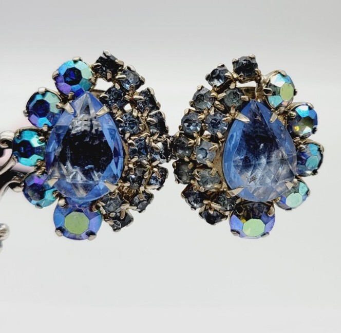 Ice Blue Crystal Silver Tone Clip Earrings Aurora Borealis AB Vintage 1.25 in
