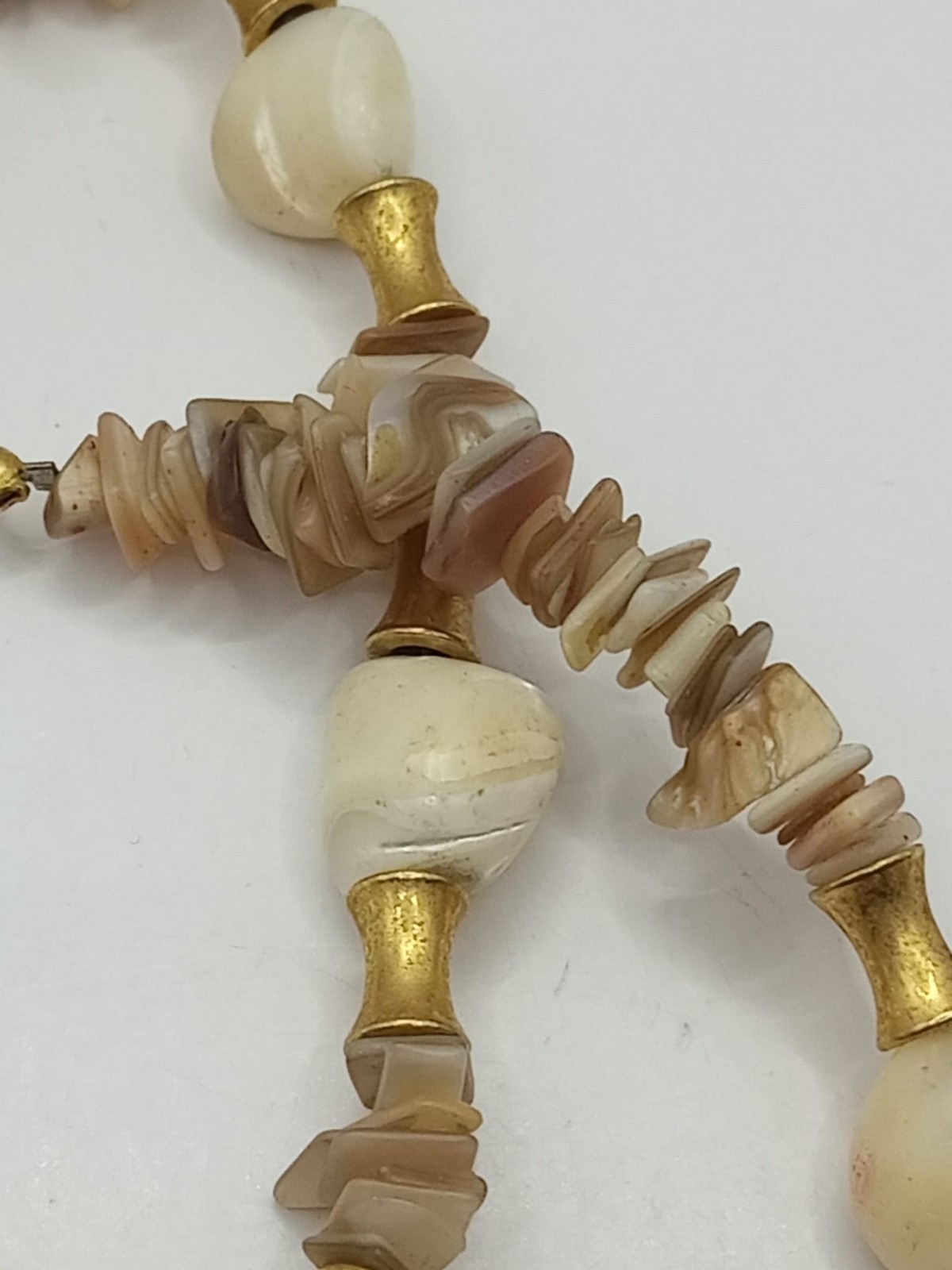Natural Mother Pearl Shell Chunky Statement Necklace 45cm 50g Brass Accent Art
