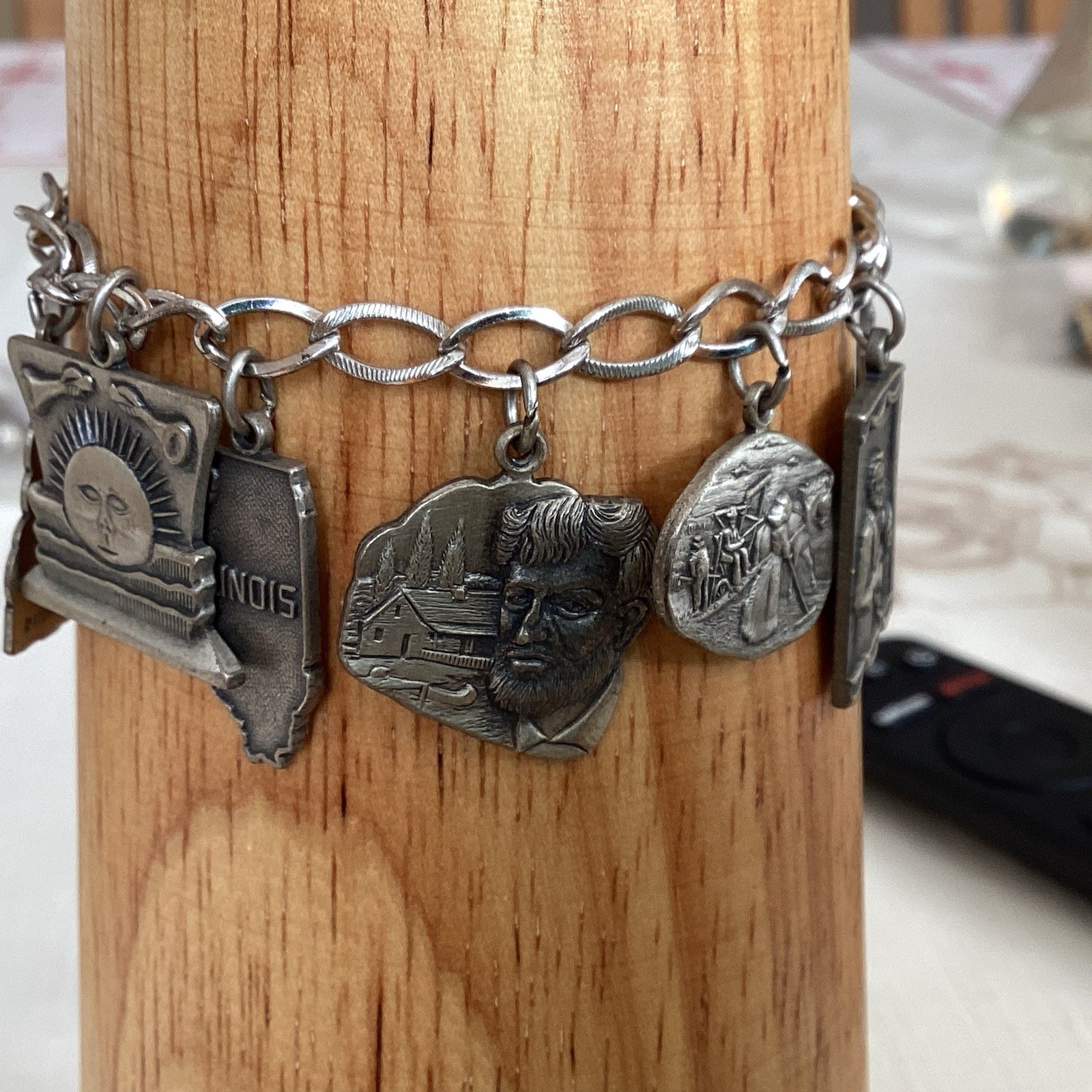 Sterling Silver Historic Illinois Charm Bracelet Lincoln Heartland Chicago 44g