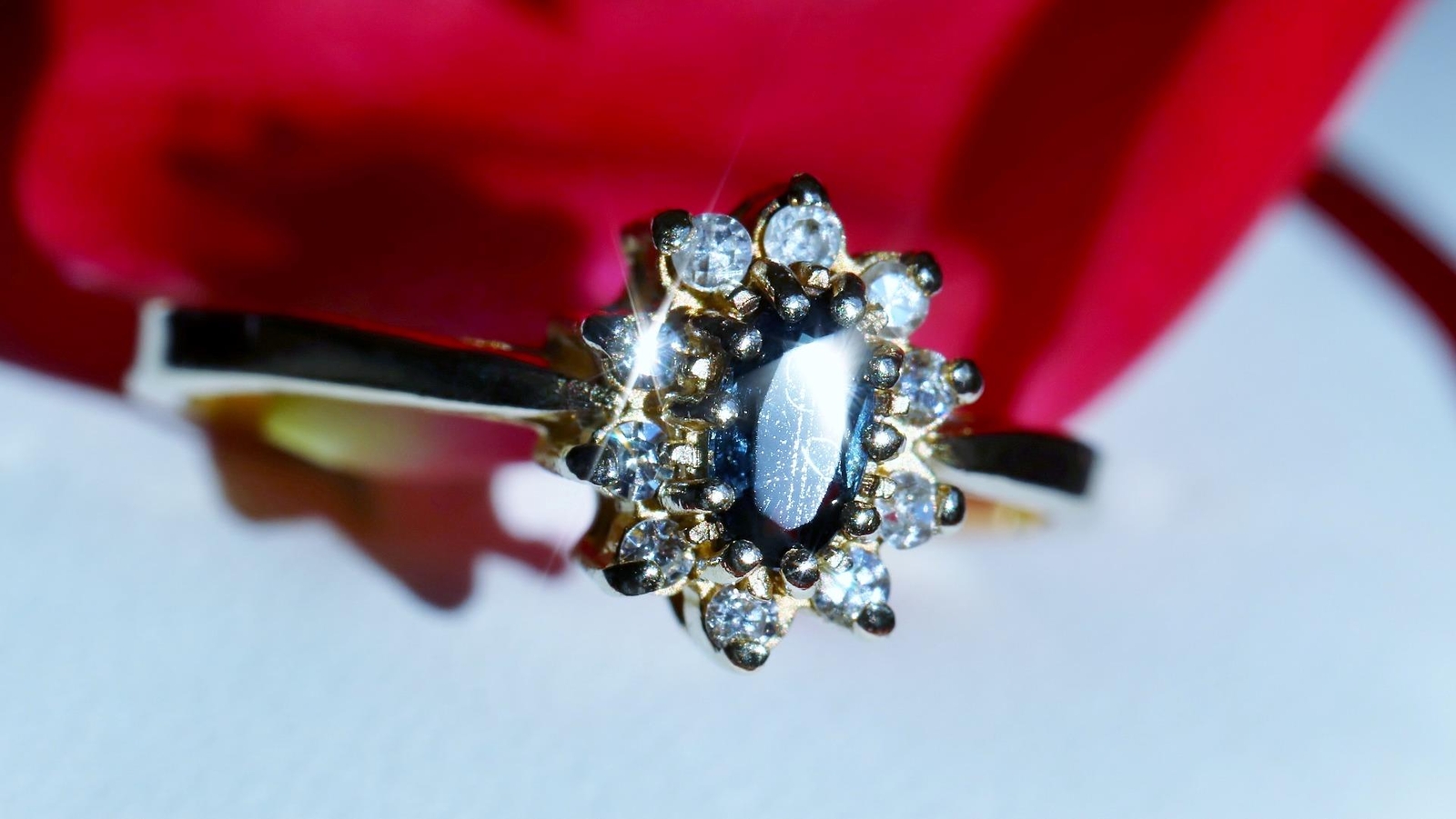 14k yellow gold size 5.75 ring 0.35ct natural, treated sapphire diamond 1.83gr