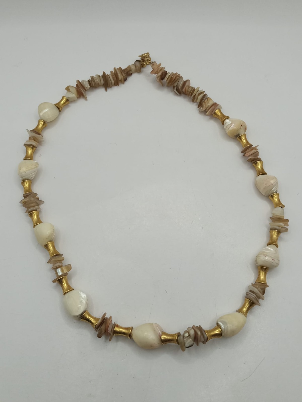 Natural Mother Pearl Shell Chunky Statement Necklace 45cm 50g Brass Accent Art