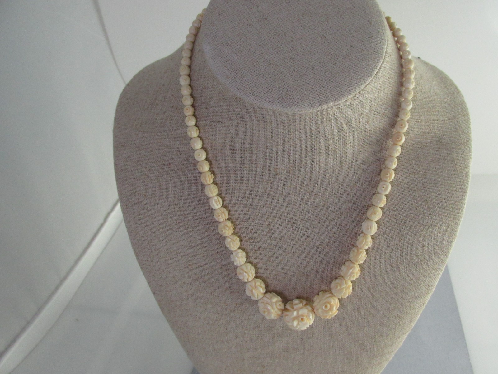Vintage Celluloid Graduated Carved Rose Bead Necklace 18″ Popcorn Boho Granny
