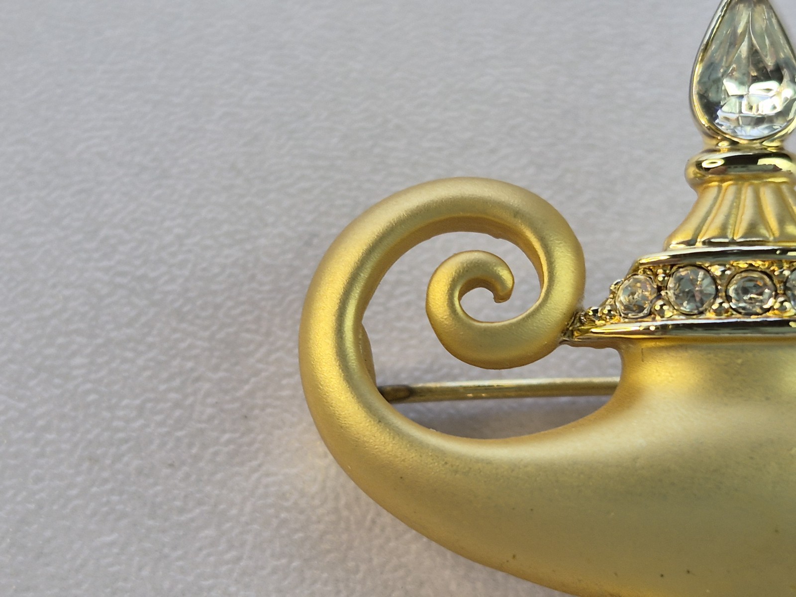 Genie Lamp Brooch AJC Matte Gold Tone Finish Rhinestone Aladdin Costume Pin