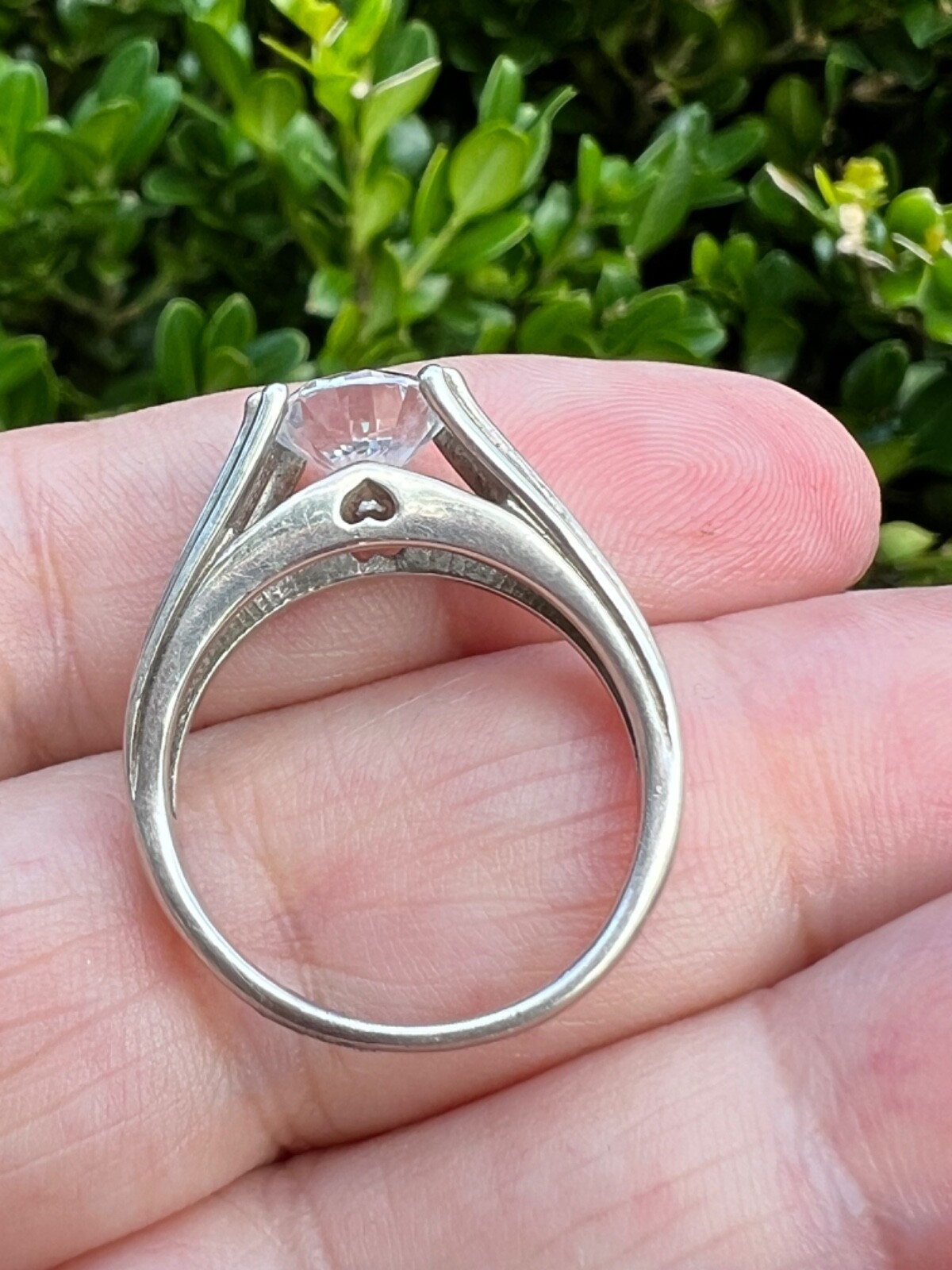 VINTAGE ROUND CZ TENSION SETTING RING 925 SS HEART DETAIL ENGAGEMENT WEDDING