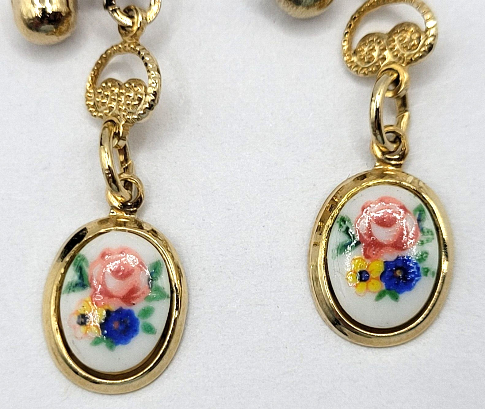 Petite Hand Painted Flowers Porcelain Gold Tone Drop Dangle Vintage Earrings