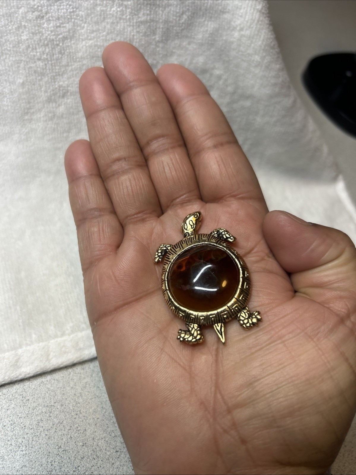 Vintage Gold Tone TURTLE Brooch w Tortoise Shell Glass Body