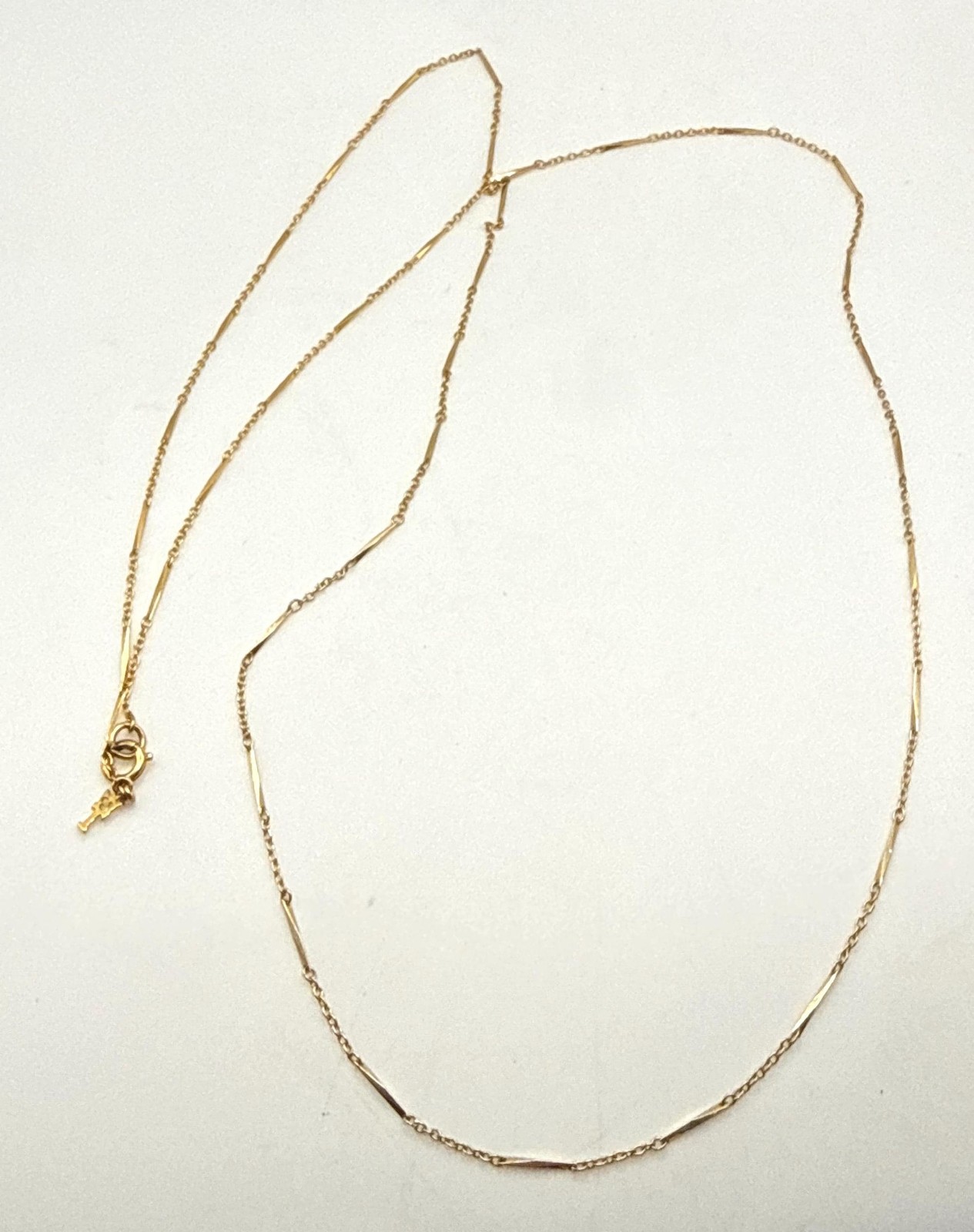 Vintage gold tone Trifari bar and chain link dainty 35 inch long necklace