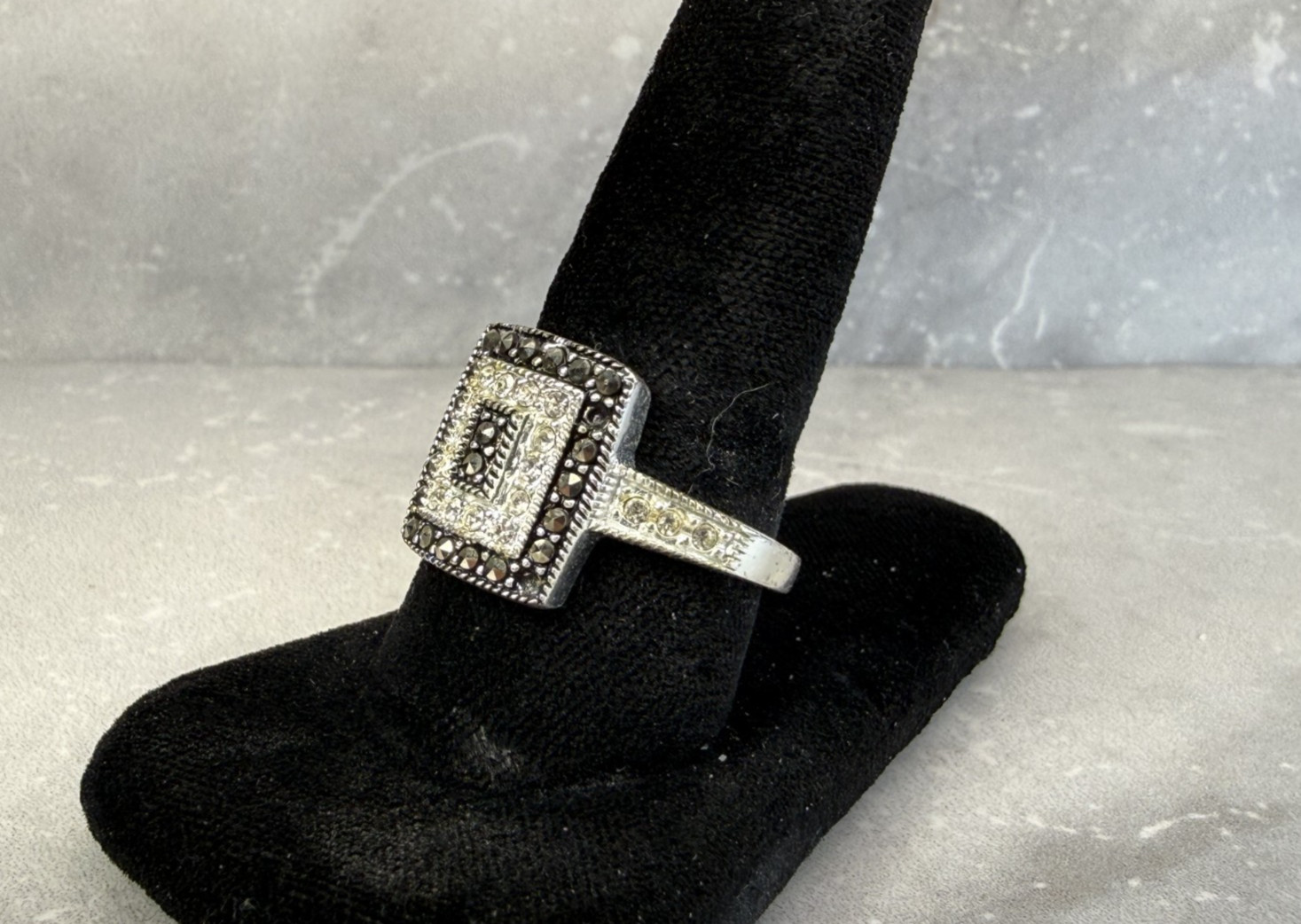 Vintage Marked CW Marcasite Rhinestone Silver Tone Ring Size 9