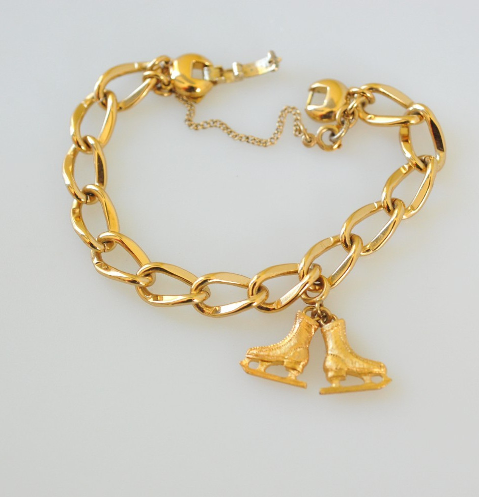 Vtg Monet signed Charm gold tone bracelet starter with 1 charm ****READ AF13