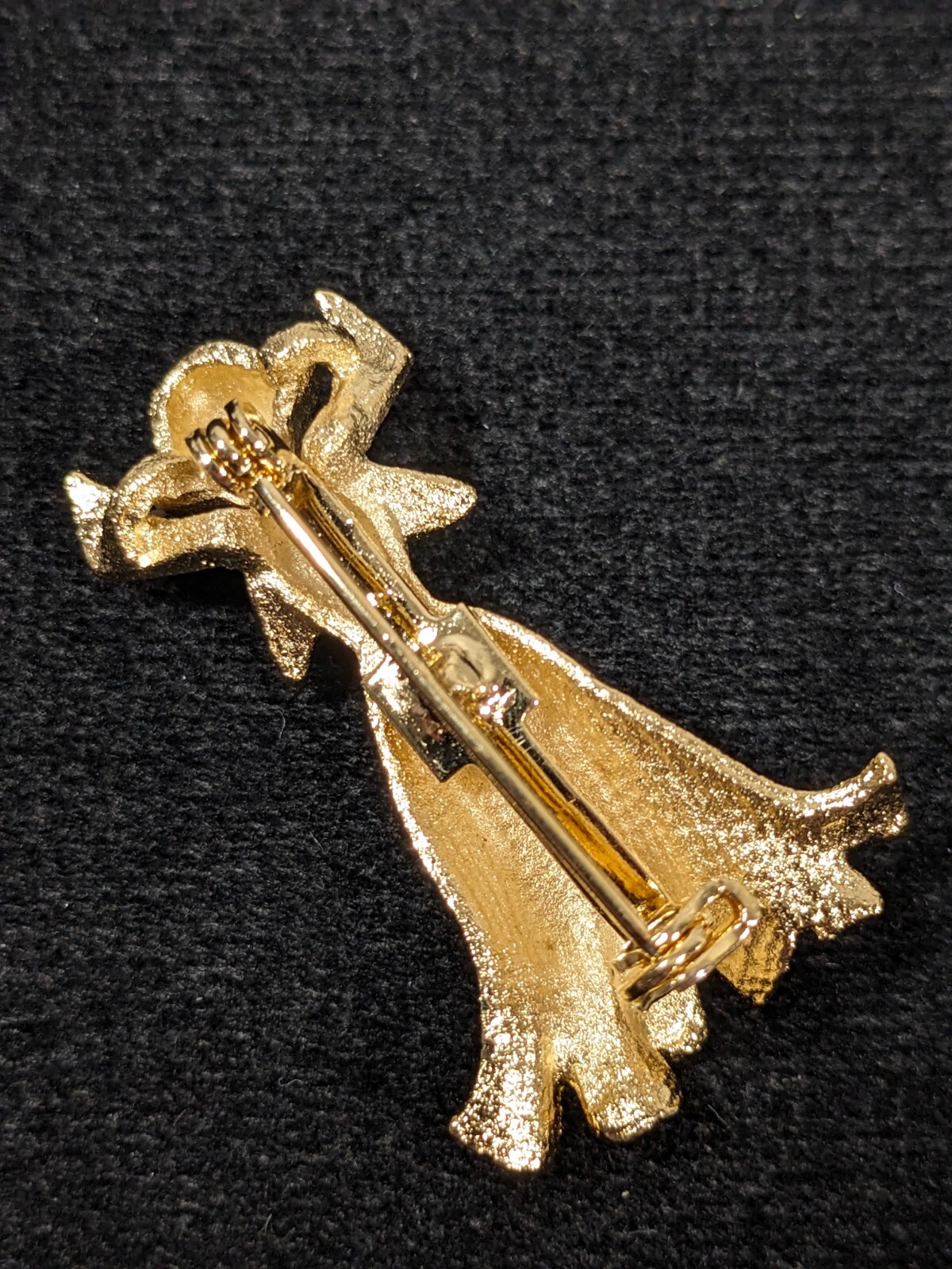Vintage Praying Angel Pin Gold tone Matte Filigree Brooch Mid Century