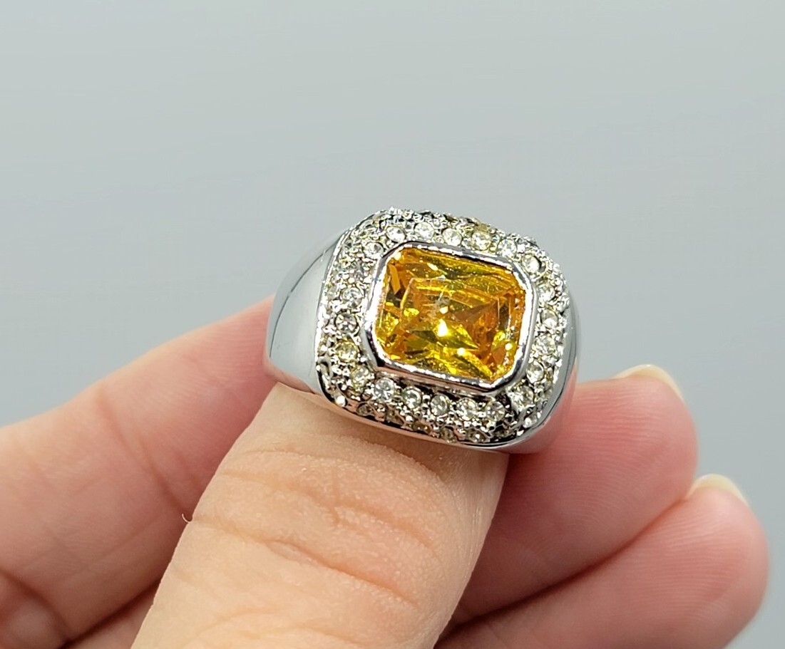 Vtg Sz 5 Ring Citrine Faceted Cubic Zirconia Clear Rhinestones Fashion Jewelry