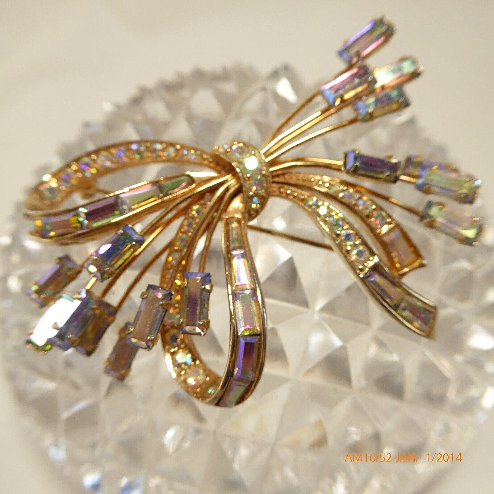 VINTAGE EMERALD CUT AB RHINESTONE BROOCH AND EARRINGS