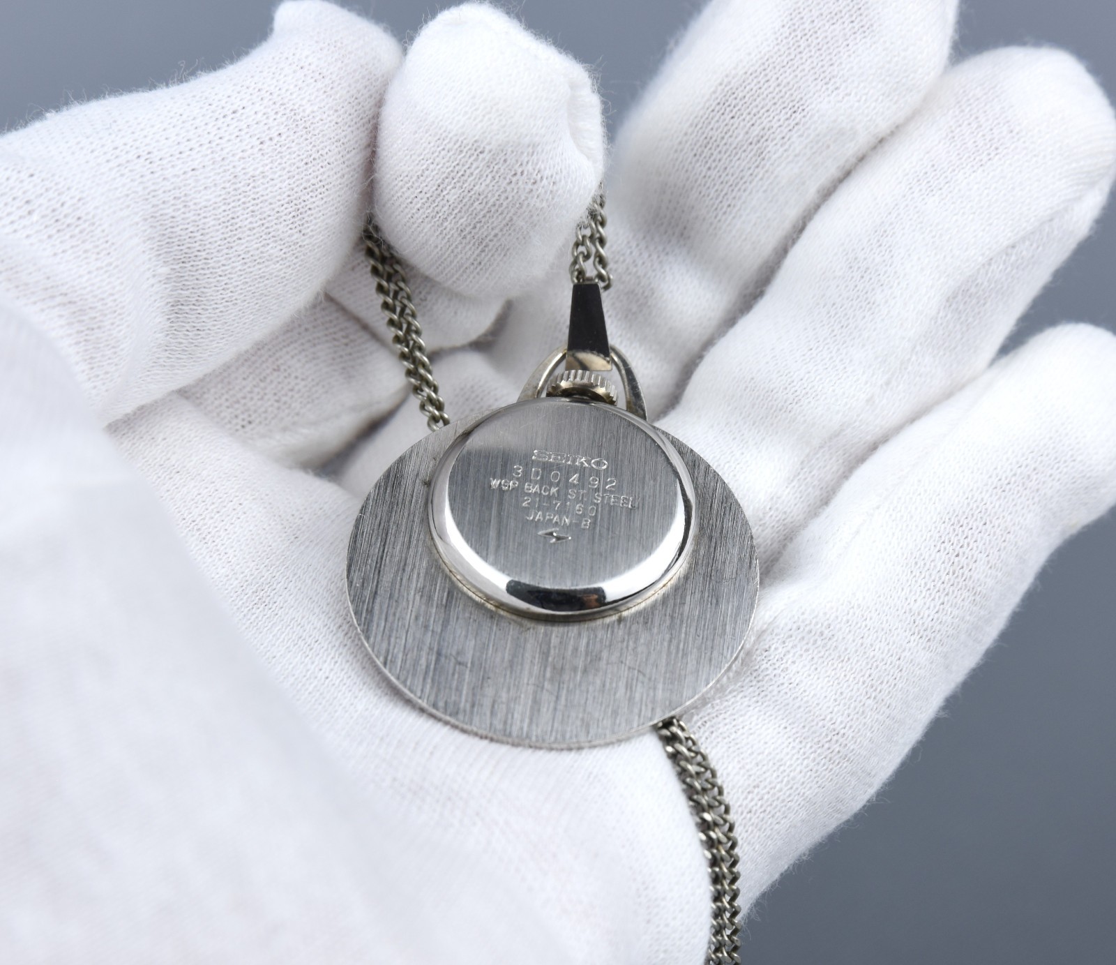 Vintage Seiko 17 Jewels Pendant Watch Manual-Wind Silver Tone Japan 1973 ’70s