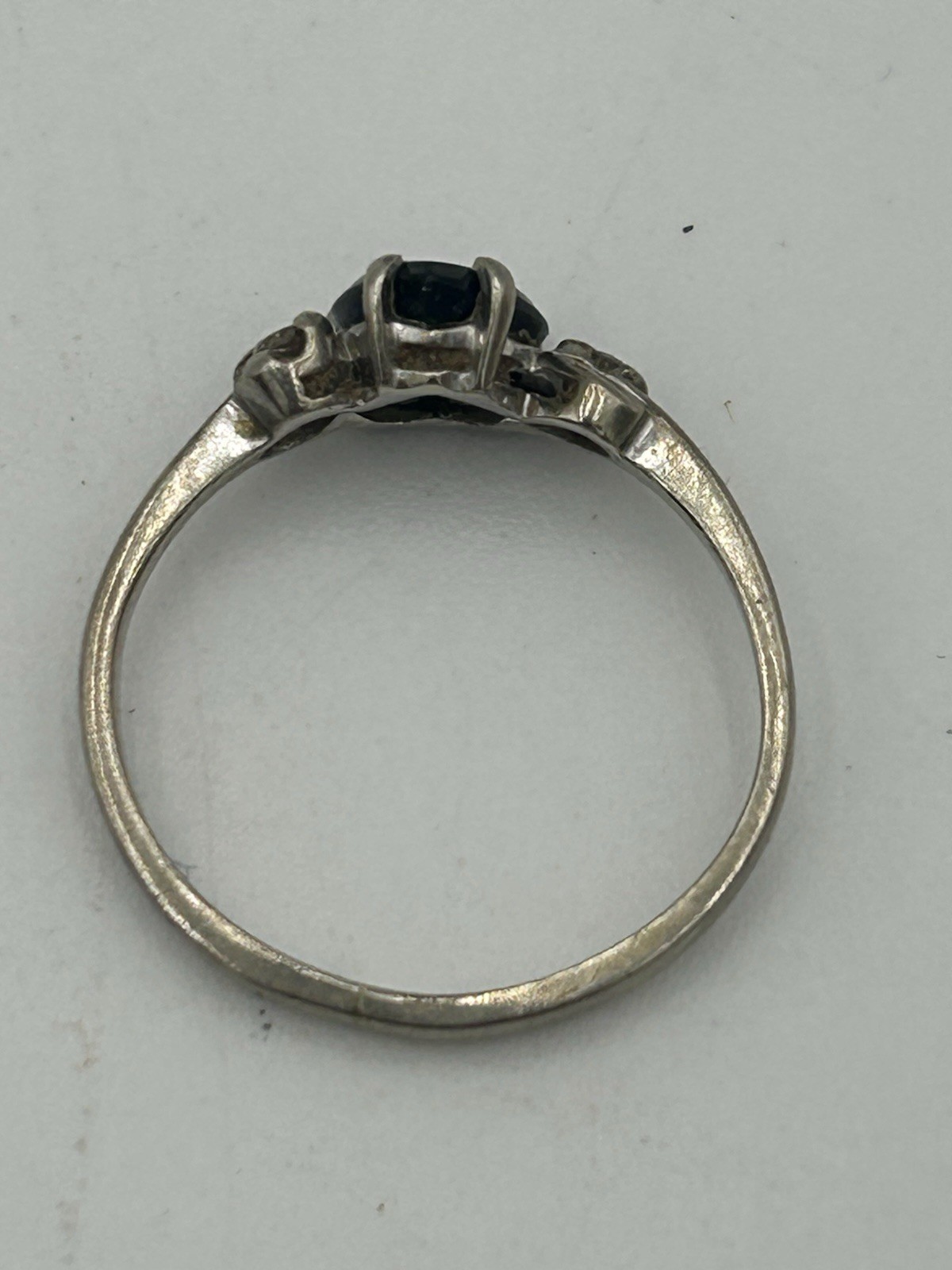 VINTAGE ESTATE 10K WHITE GOLD DIAMOND & ONYX HEART RING 1.7 GRAMS~SIZE 6.25