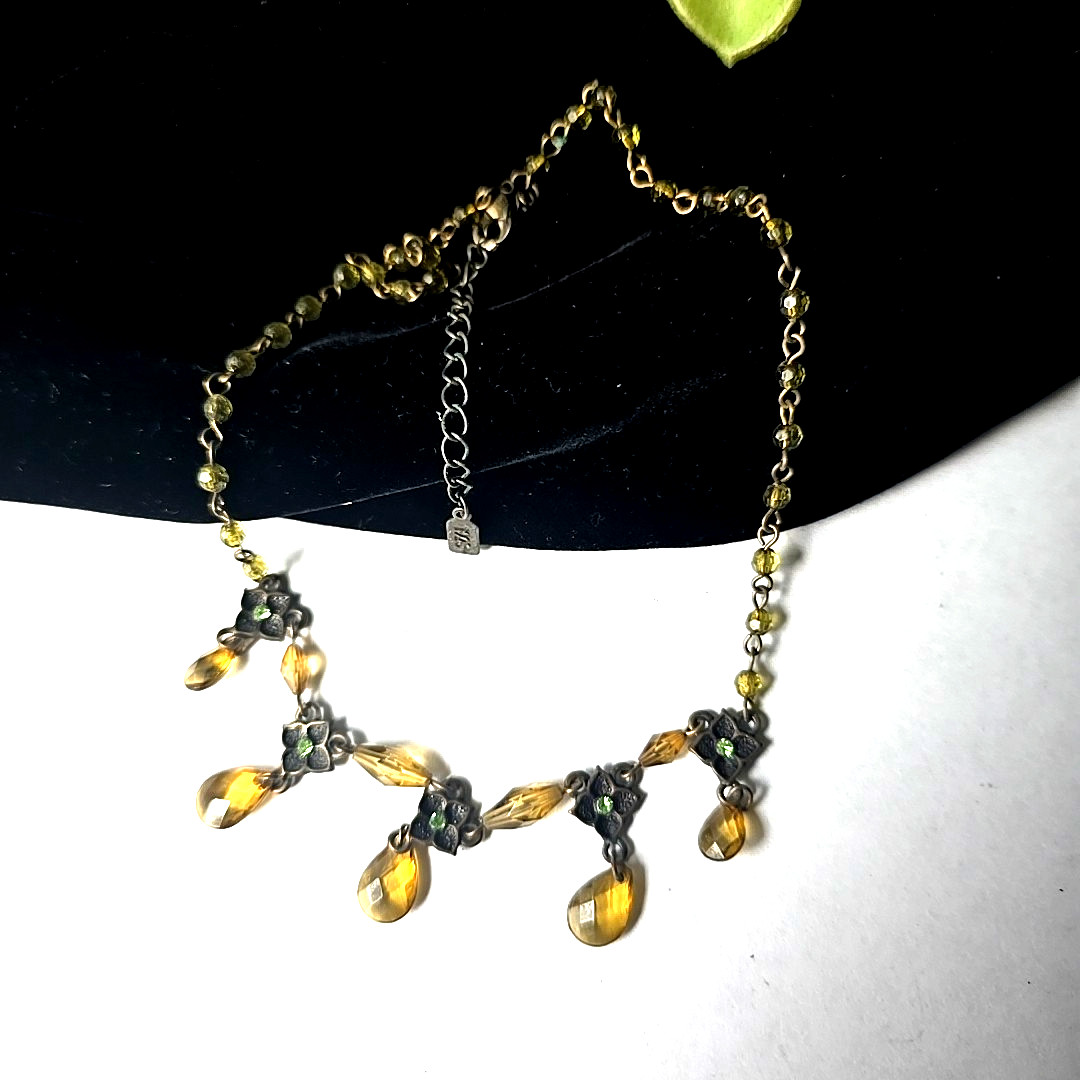 Vintage 90s 1928 Bronze Tone Acrylic Beads Lightweight Chain Choker Necklace 19″