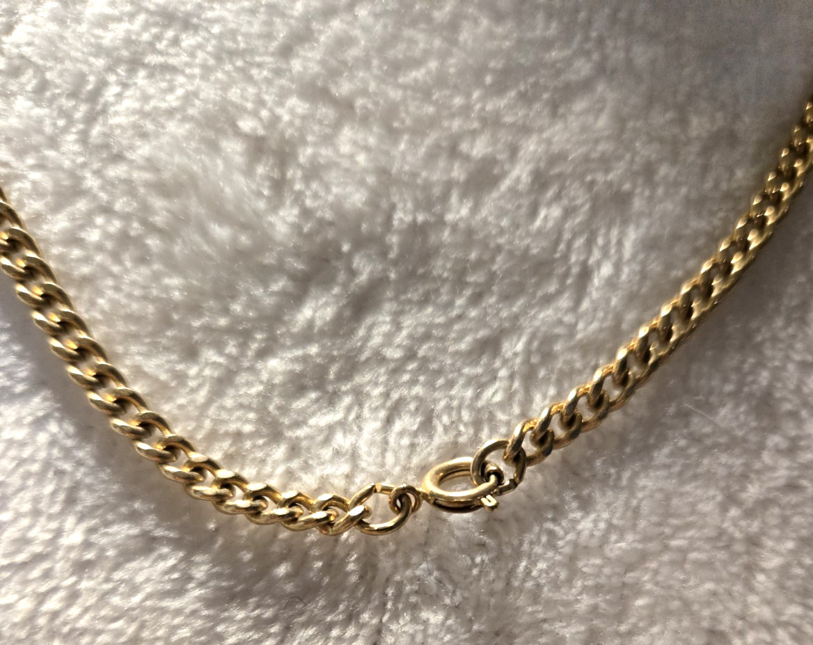 Vtg Cameo Gold Tone Necklace~~ 24 -1/2 in Long