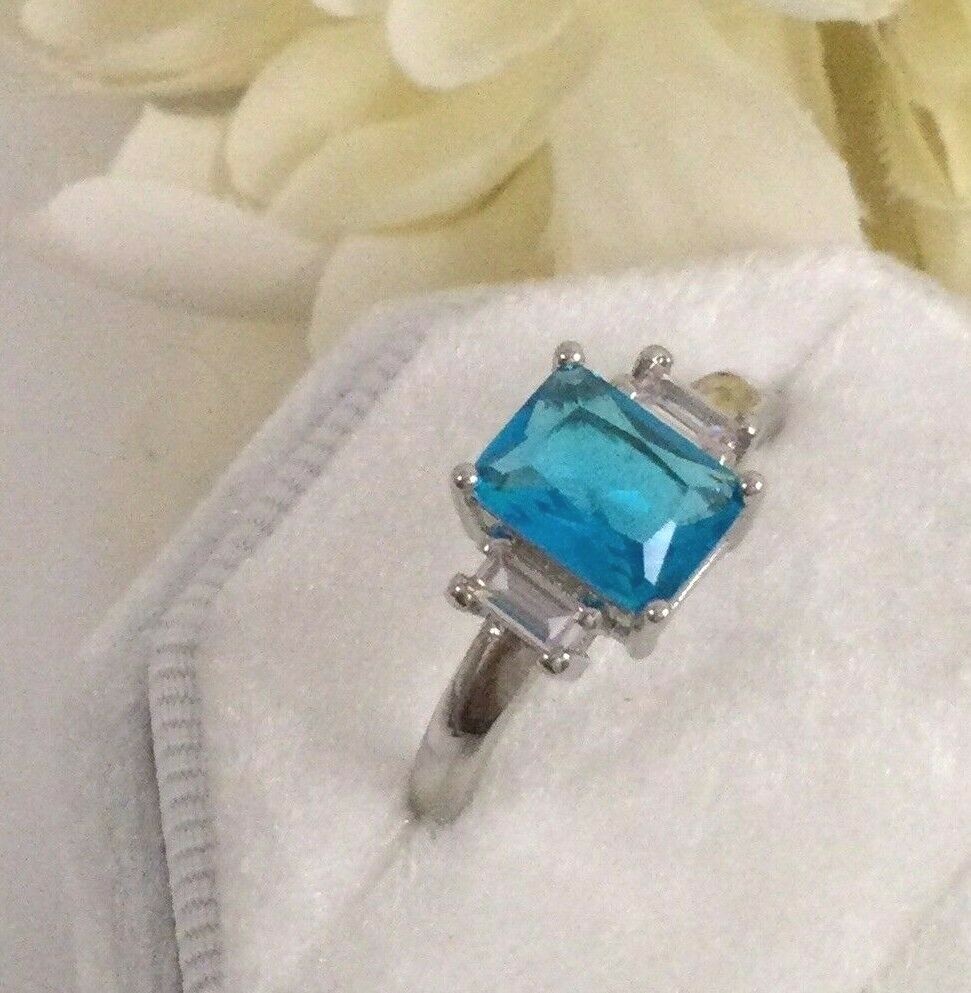 Vintage Jewellery Gold Ring Blue Topaz White Sapphires Antique Deco Jewelry