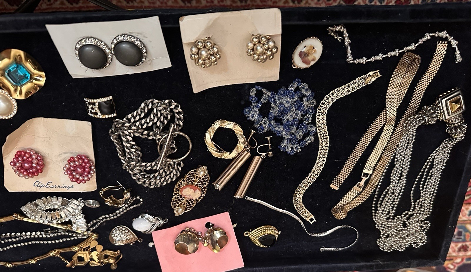 Vintage & Retro Mixed Costume Jewelry Lot: 60s-80s Flowers, Crystal, Rhinestone