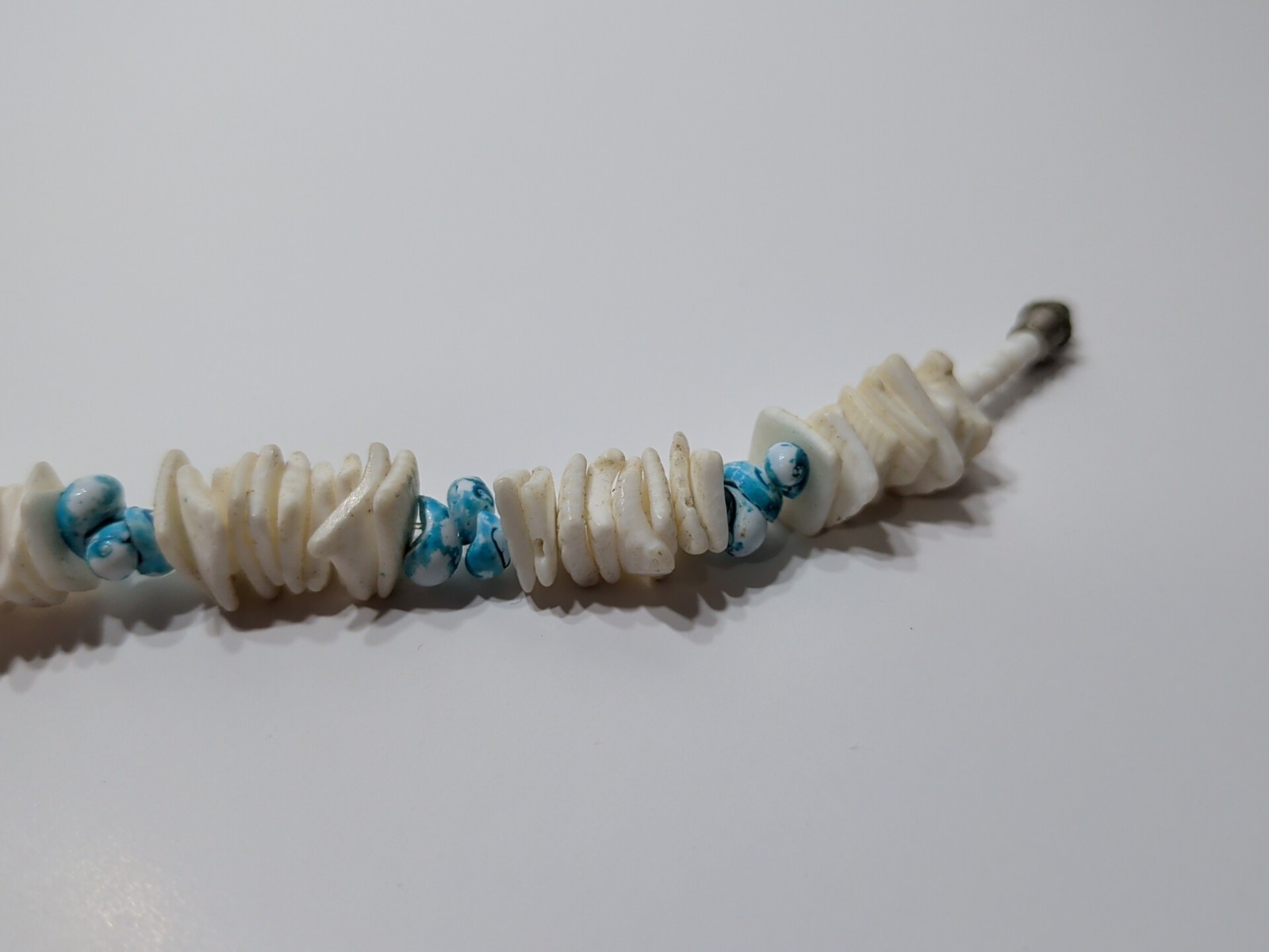 ✨VINTAGE✨ Blue and White Puka Shell and Turquoise Sea shells Necklace 17½ In
